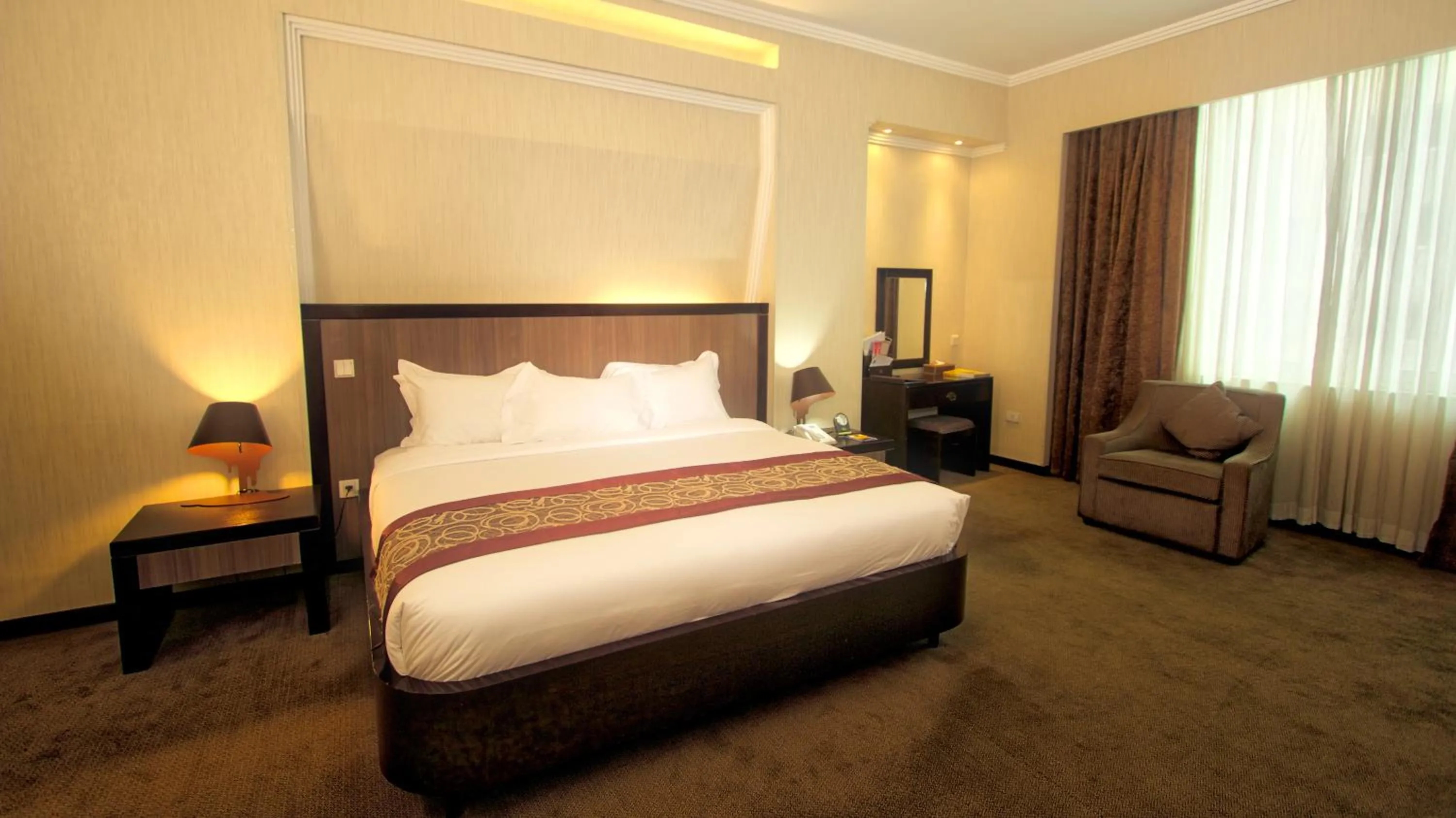 Junior Suite in Elilly International Hotel