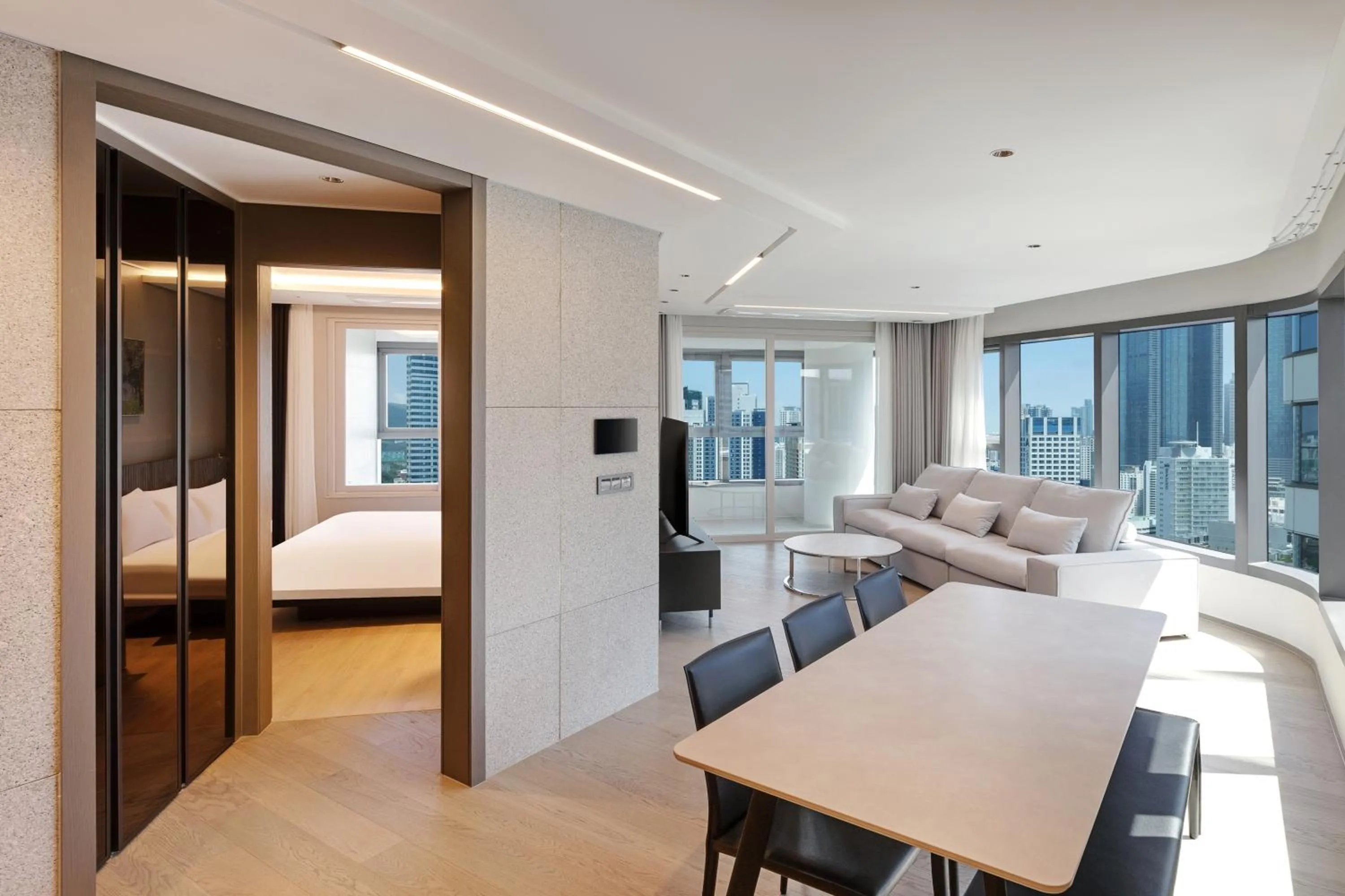 Royal Suite with Partial Ocean View  in NewCZ Haeundae Residence