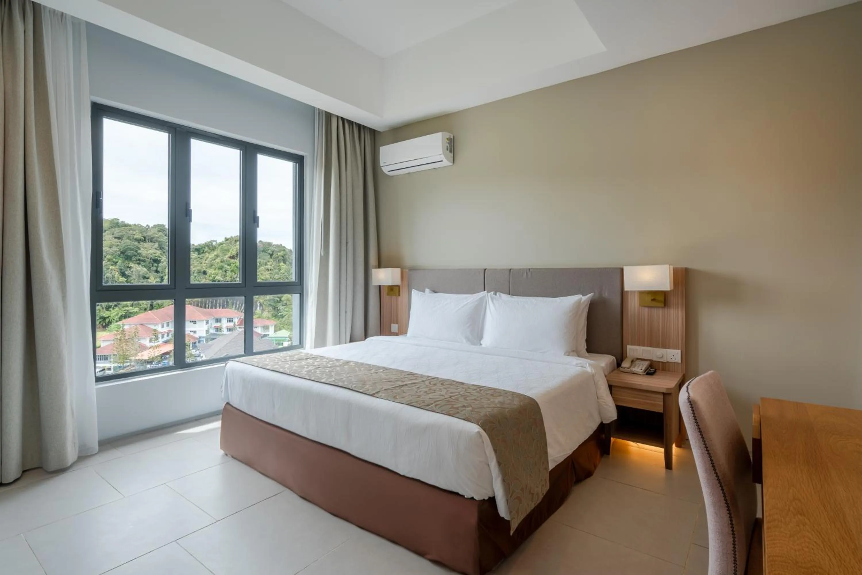 Three-Bedroom Family Residence in Zenith Suites Cameron