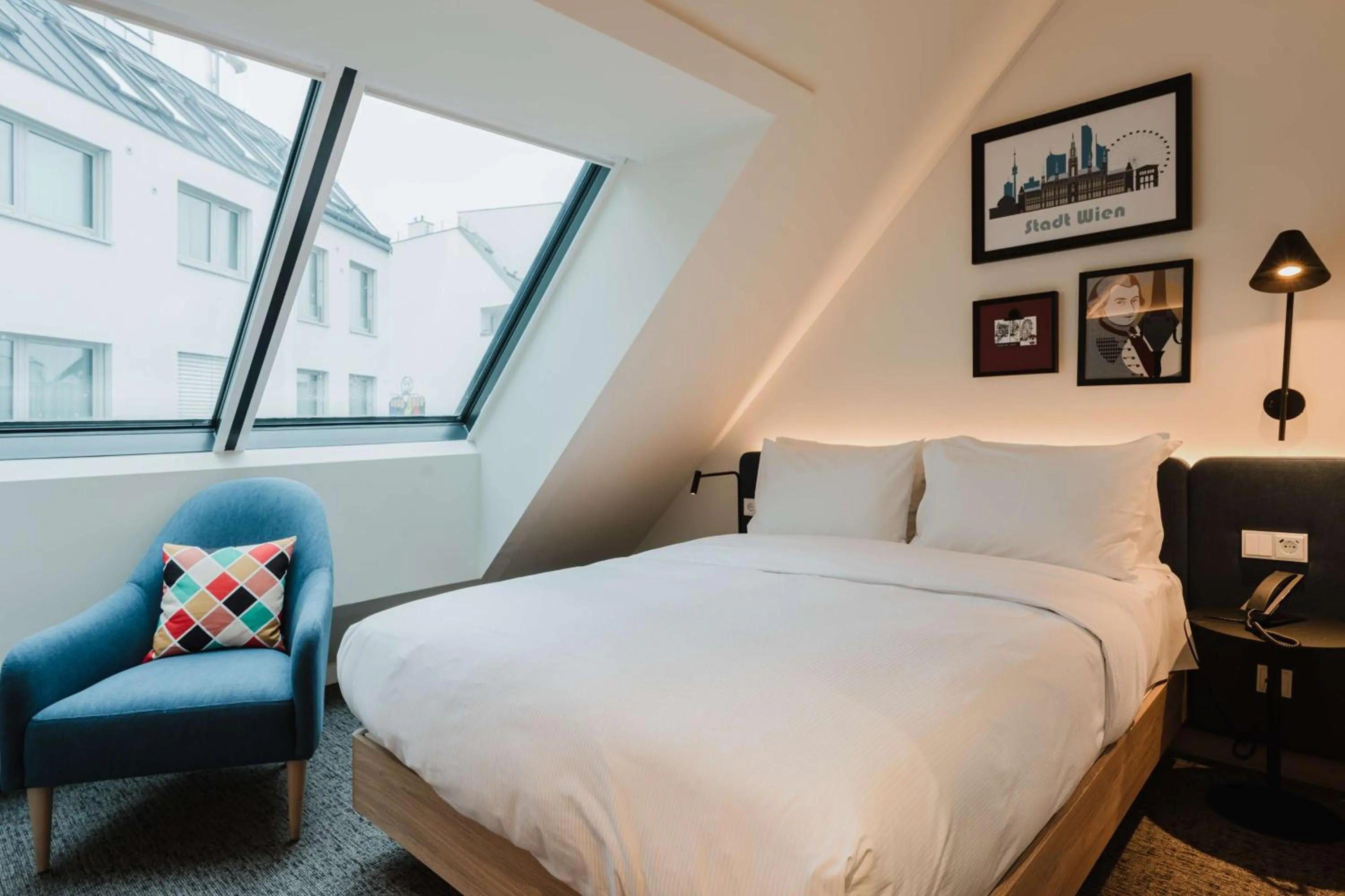 Queen Room in Hampton By Hilton Vienna City West