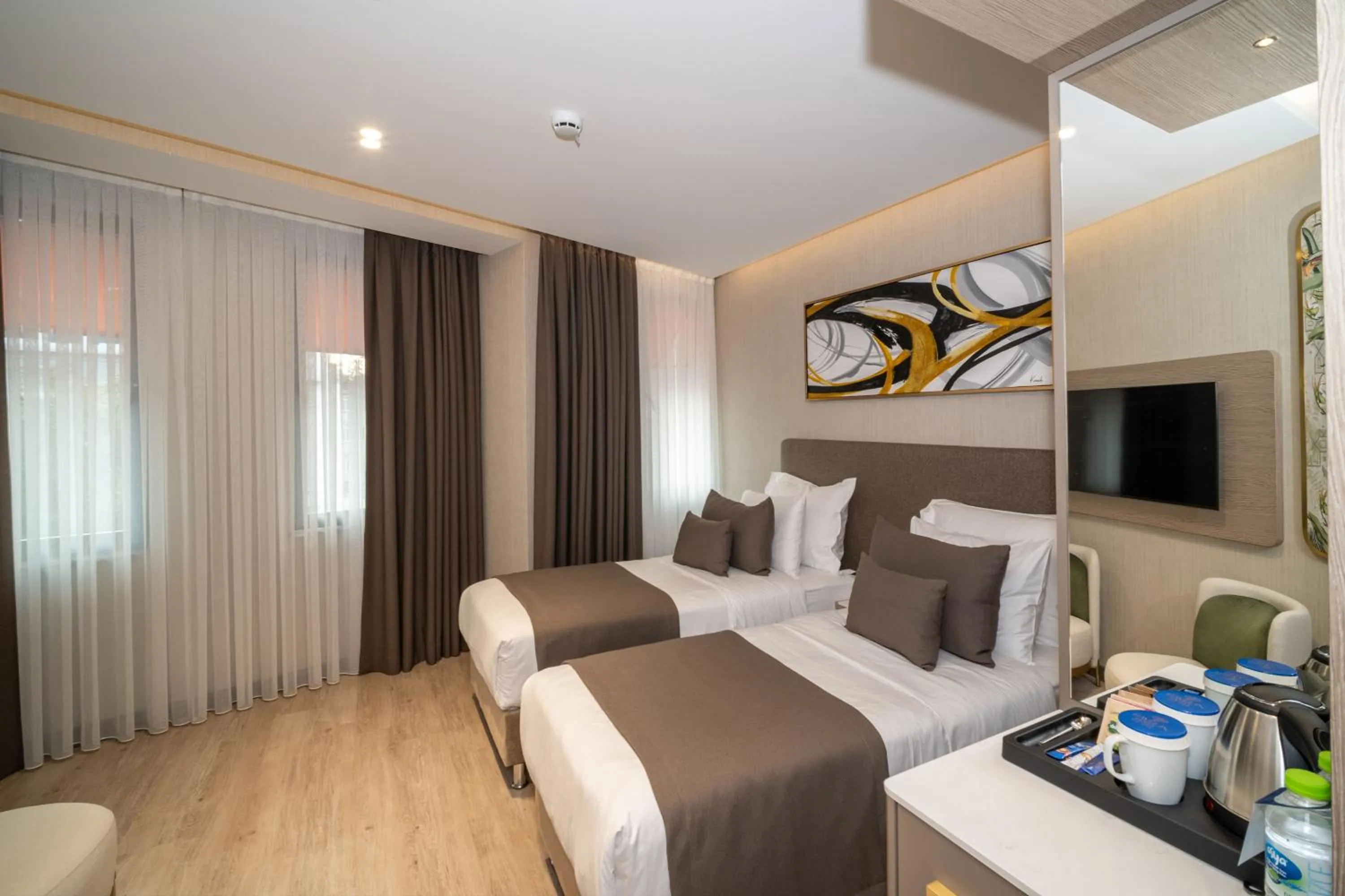 Double or Twin Room with Bathroom in Rayelin Hotel Old Town