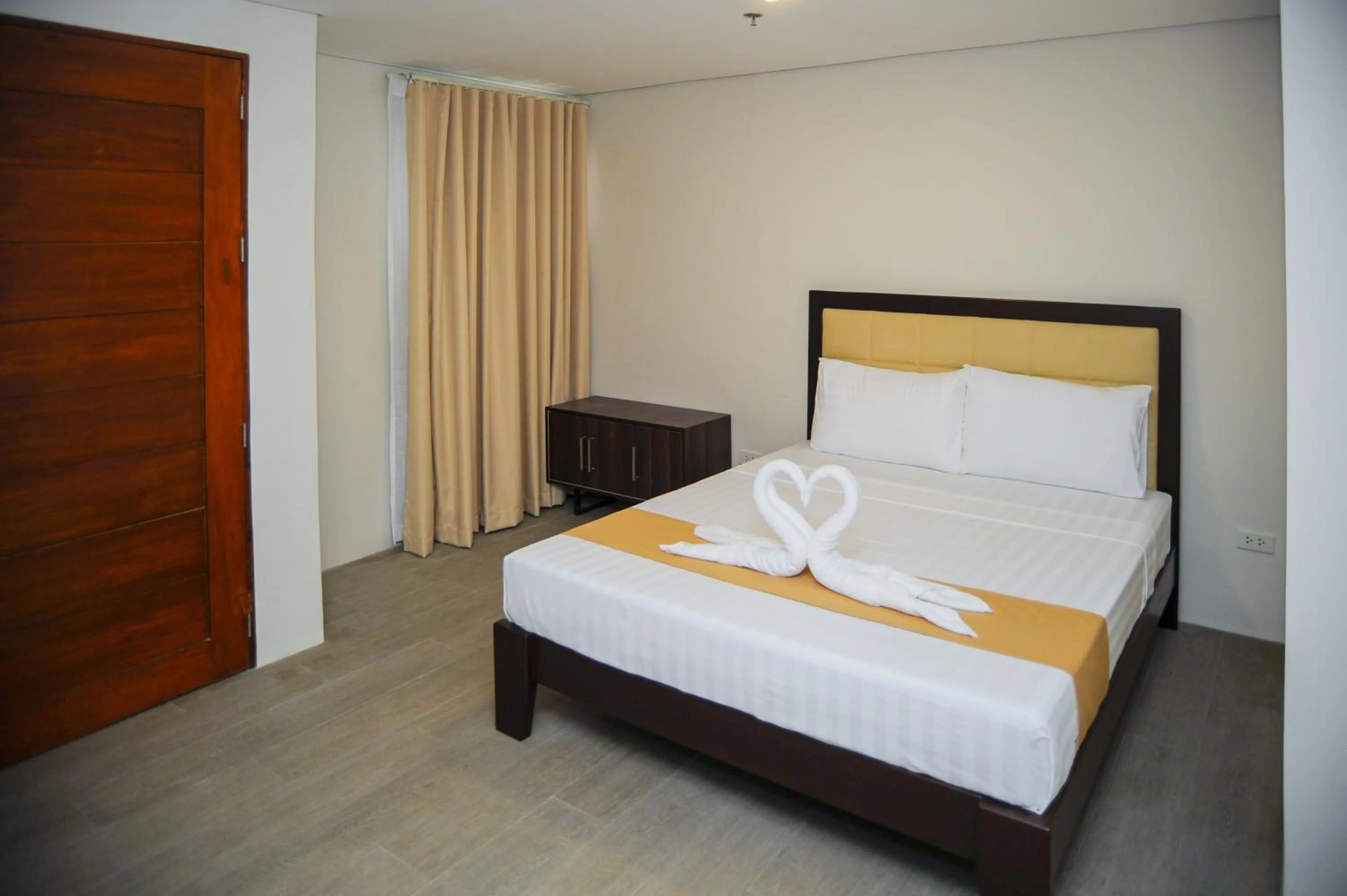 Deluxe Double Room in Kaia Isabelle Hotel Puerto Princesa