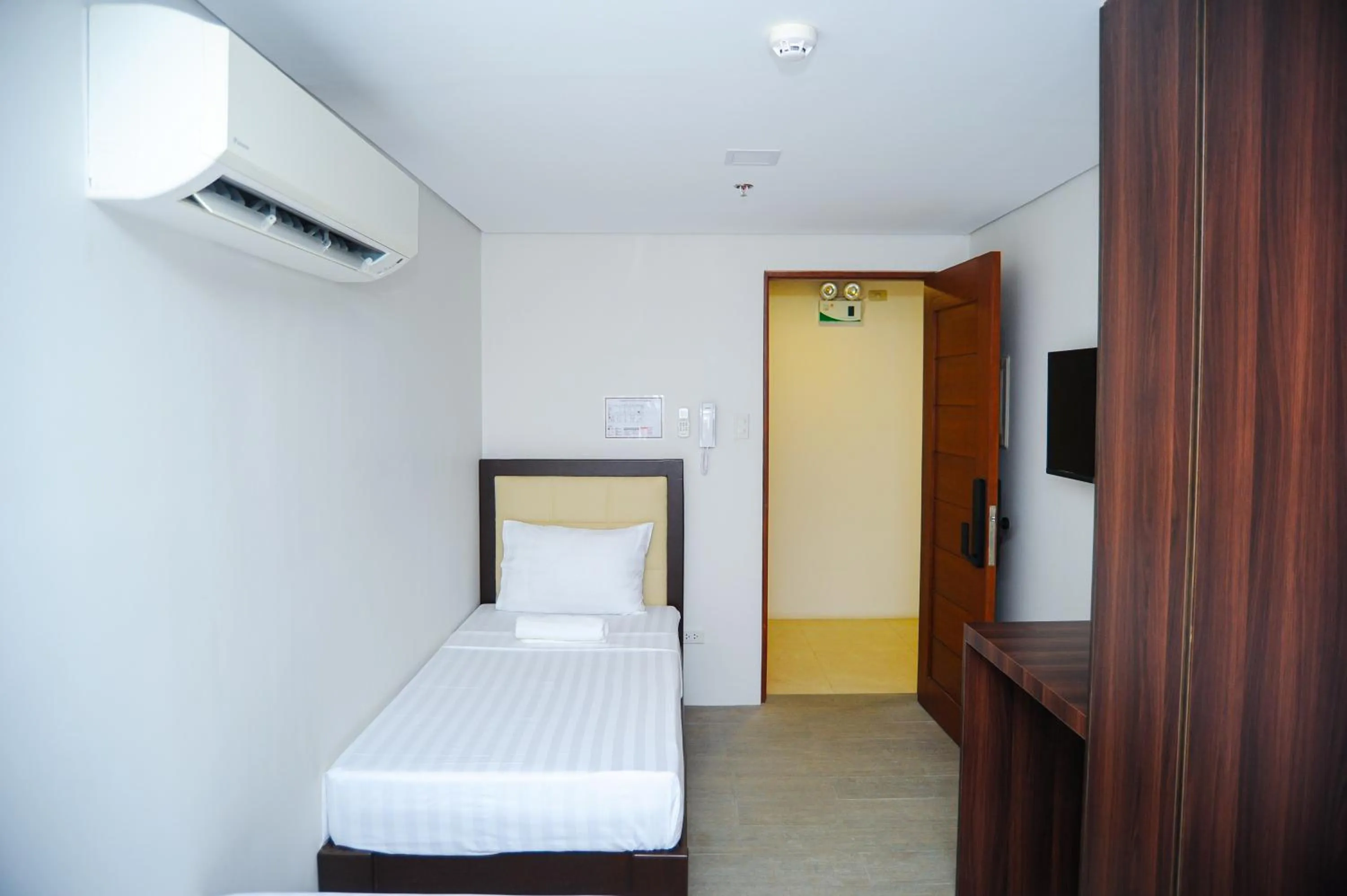 Standard Queen Room in Kaia Isabelle Hotel Puerto Princesa