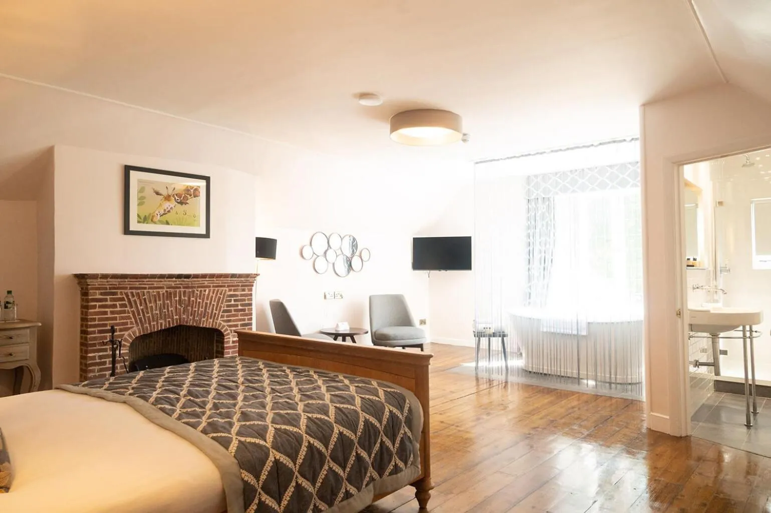 Deluxe King Room - Non-Smoking in The Olde Bell, BW Signature Collection