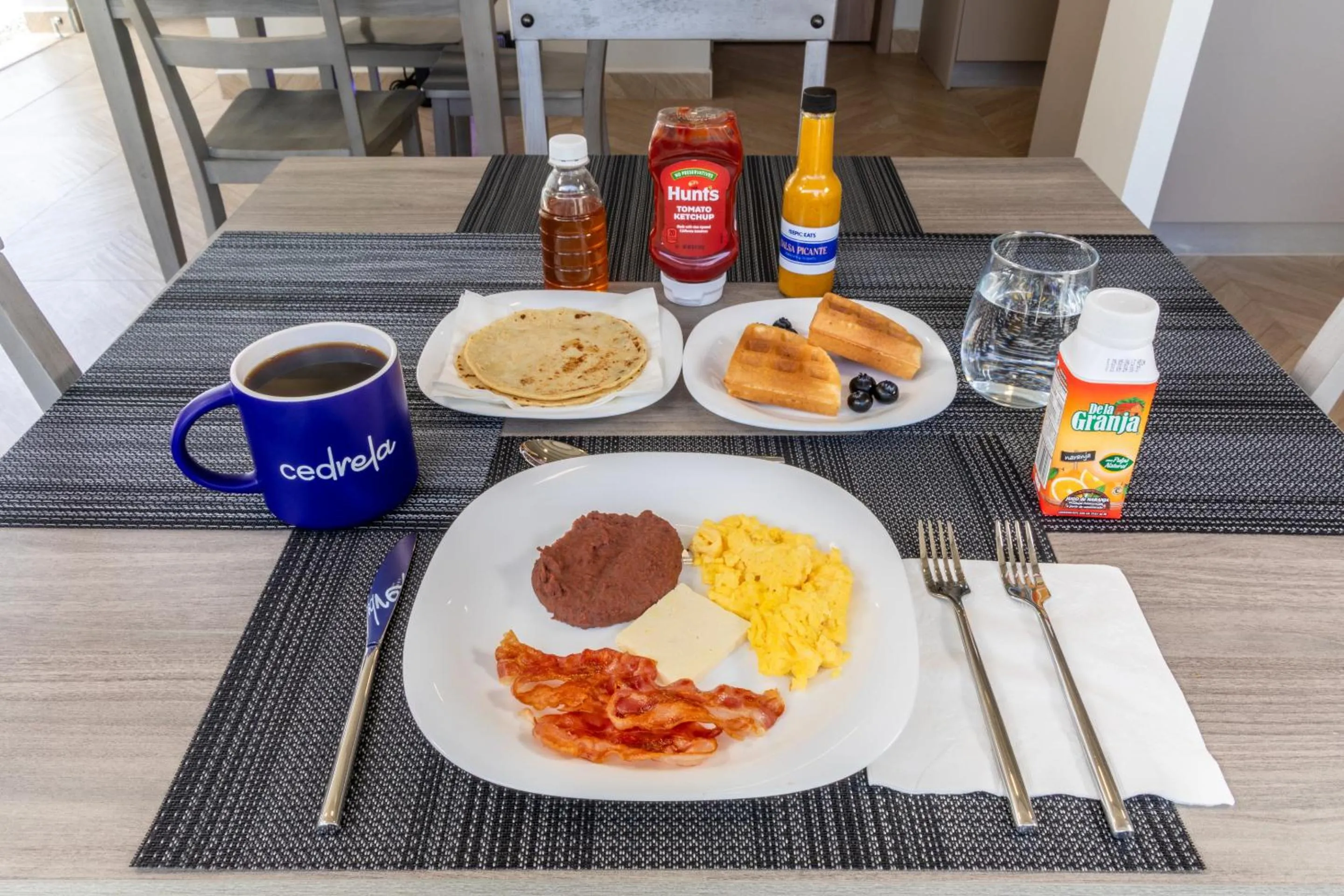 Double Room with Balcony in Cedrela