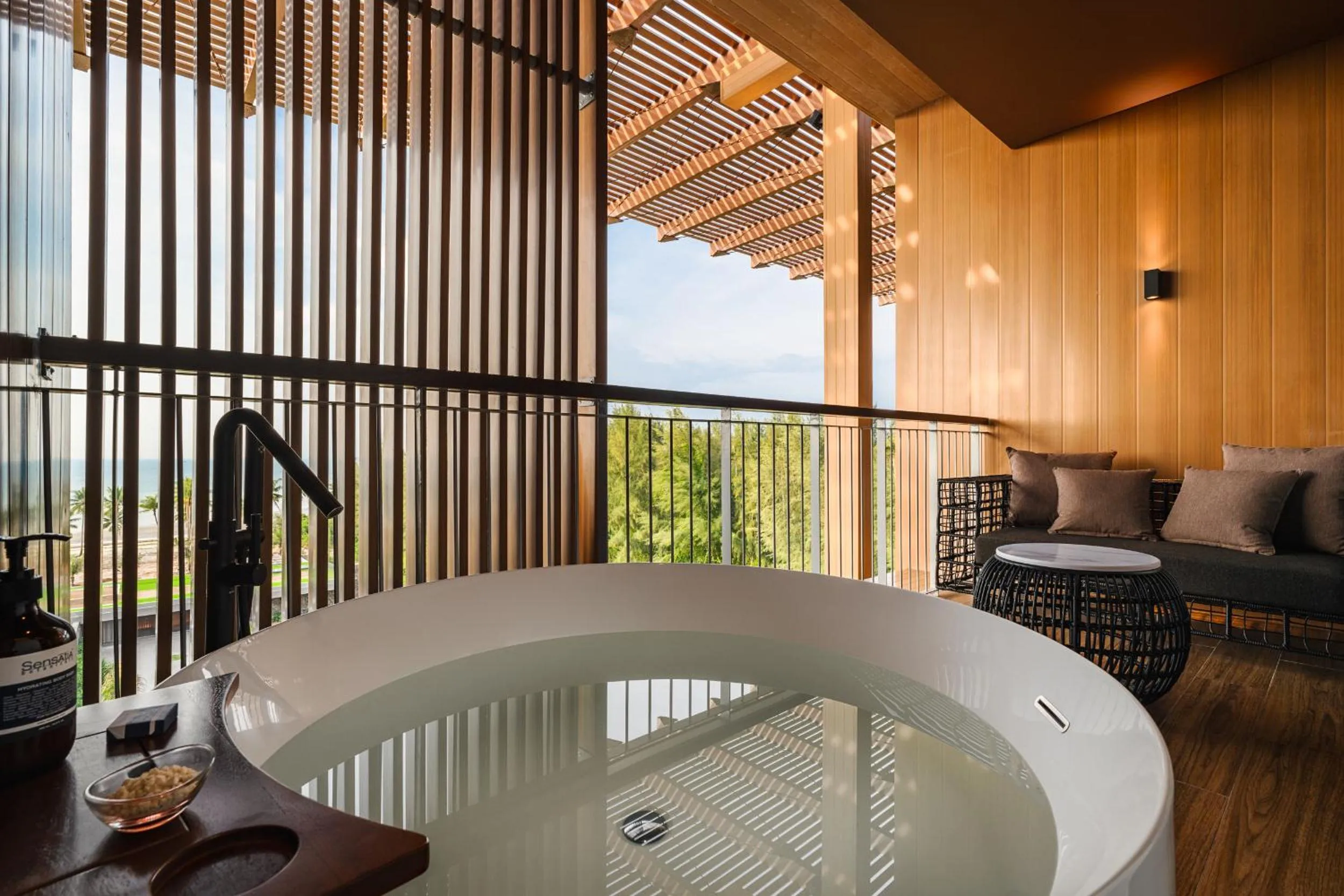 Premium Double Room with Two Double Beds, Ocean View and Outdoor Bathtub in Hotel Indigo Bintan Lagoi Beach by IHG