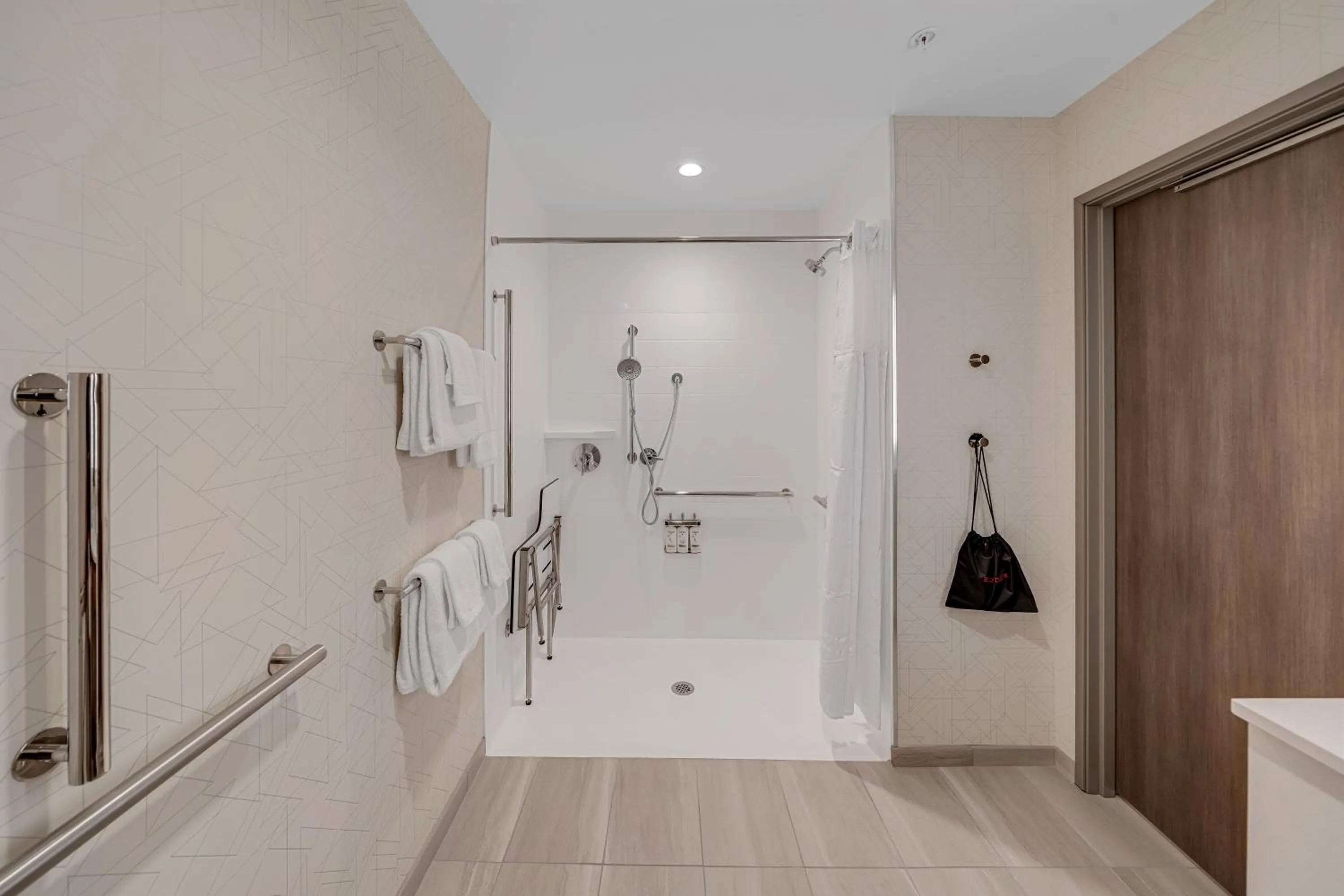 King Suite - single occupancy - Communications and Mobility Accessible in Holiday Inn Express & Suites Fort Walton Beach - Eglin Area by IHG