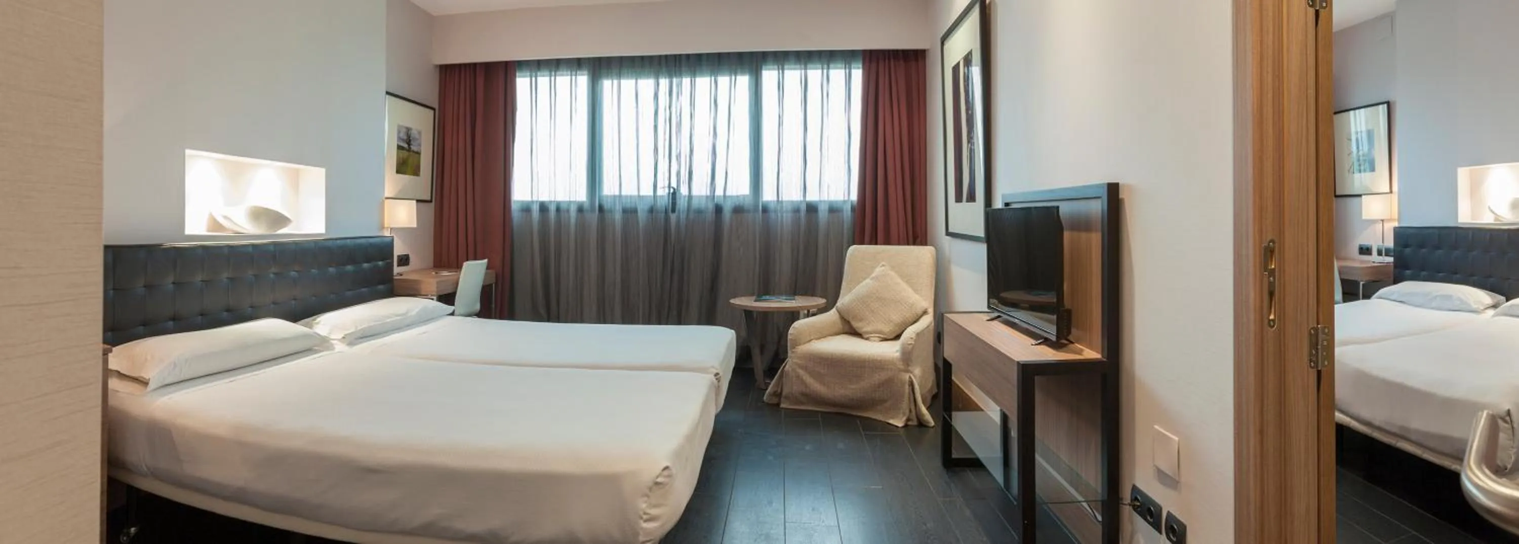 Two Connecting Double Rooms in URH Hotel Spa Zen Balagares