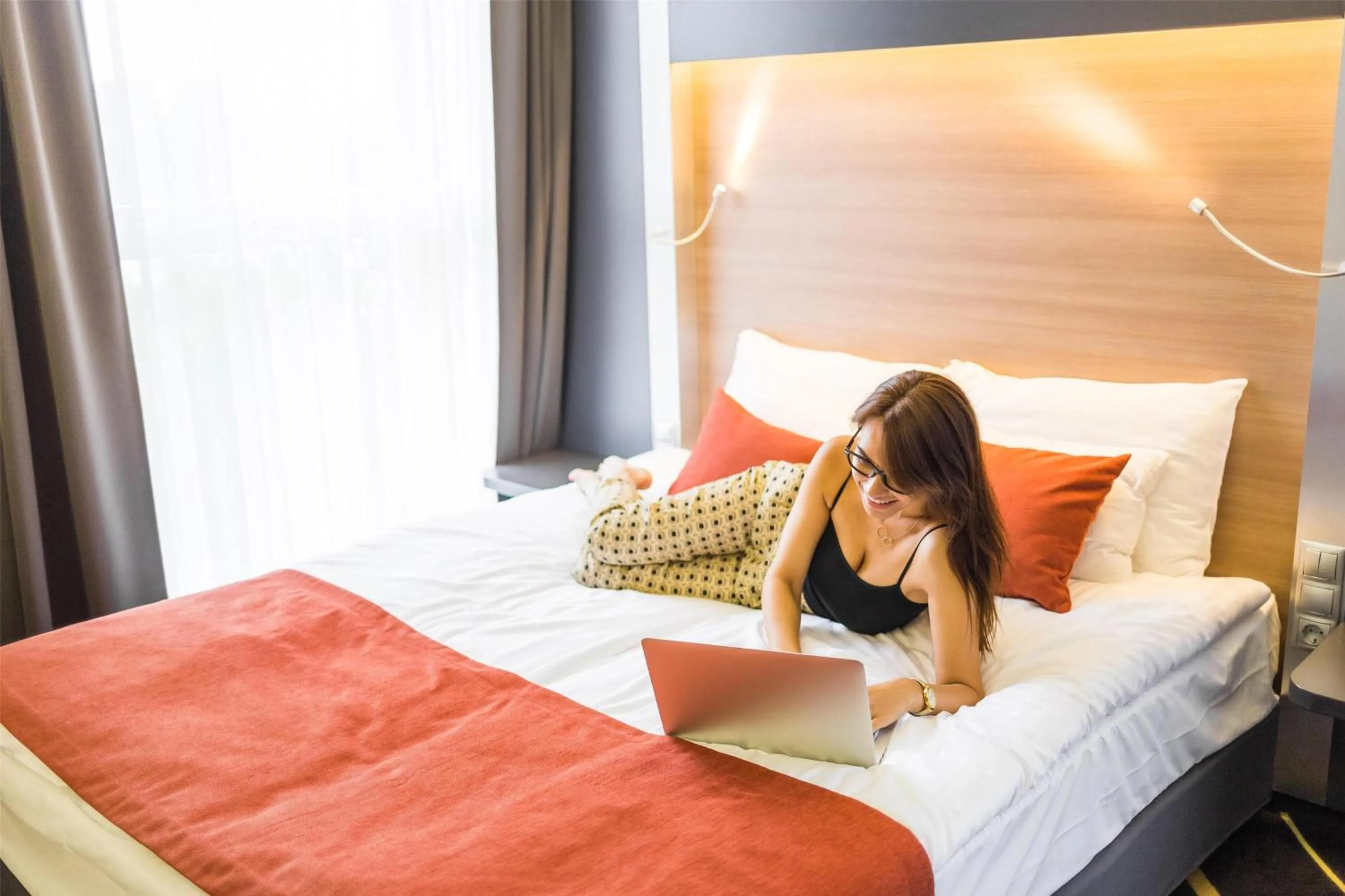 Queen Room with Lake View - Non-Smoking in Best Western Plus Lakeside Hotel
