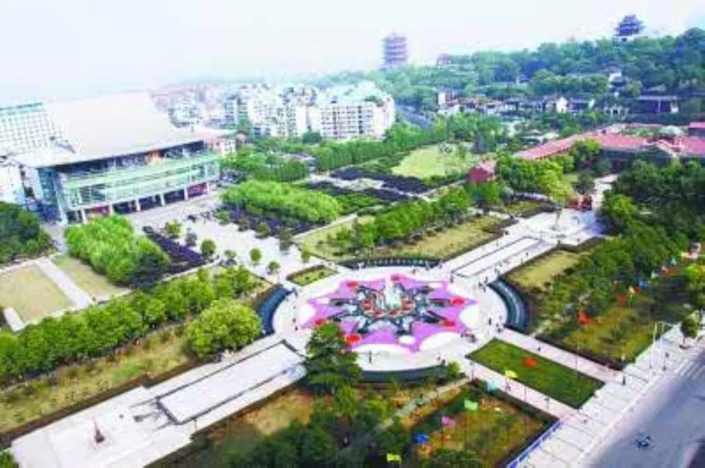 Lavande Hotels Wuhan Wuchang Railway Station Square