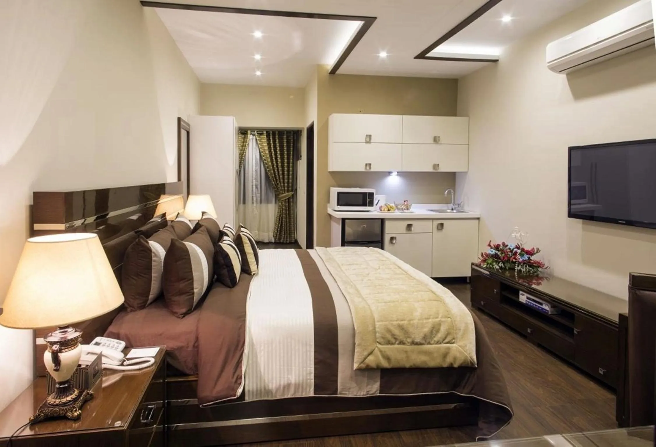 Executive Suite - single occupancy in Royaute Luxury Suites and Hotel Gulberg Lahore