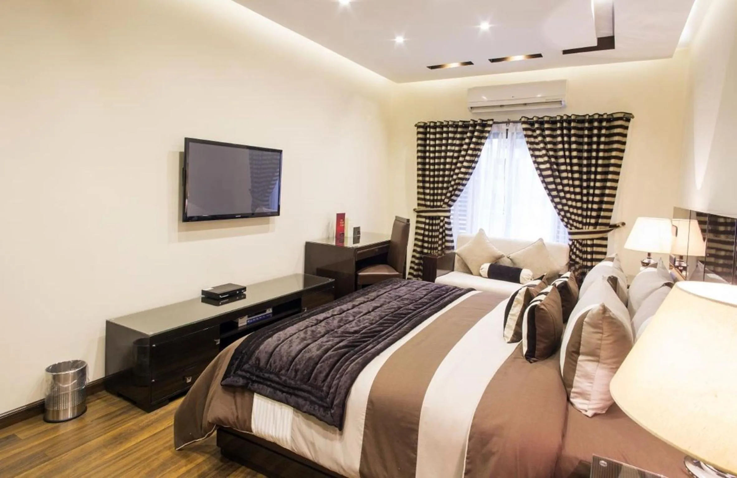 Business Suite in Royaute Luxury Suites and Hotel Gulberg Lahore