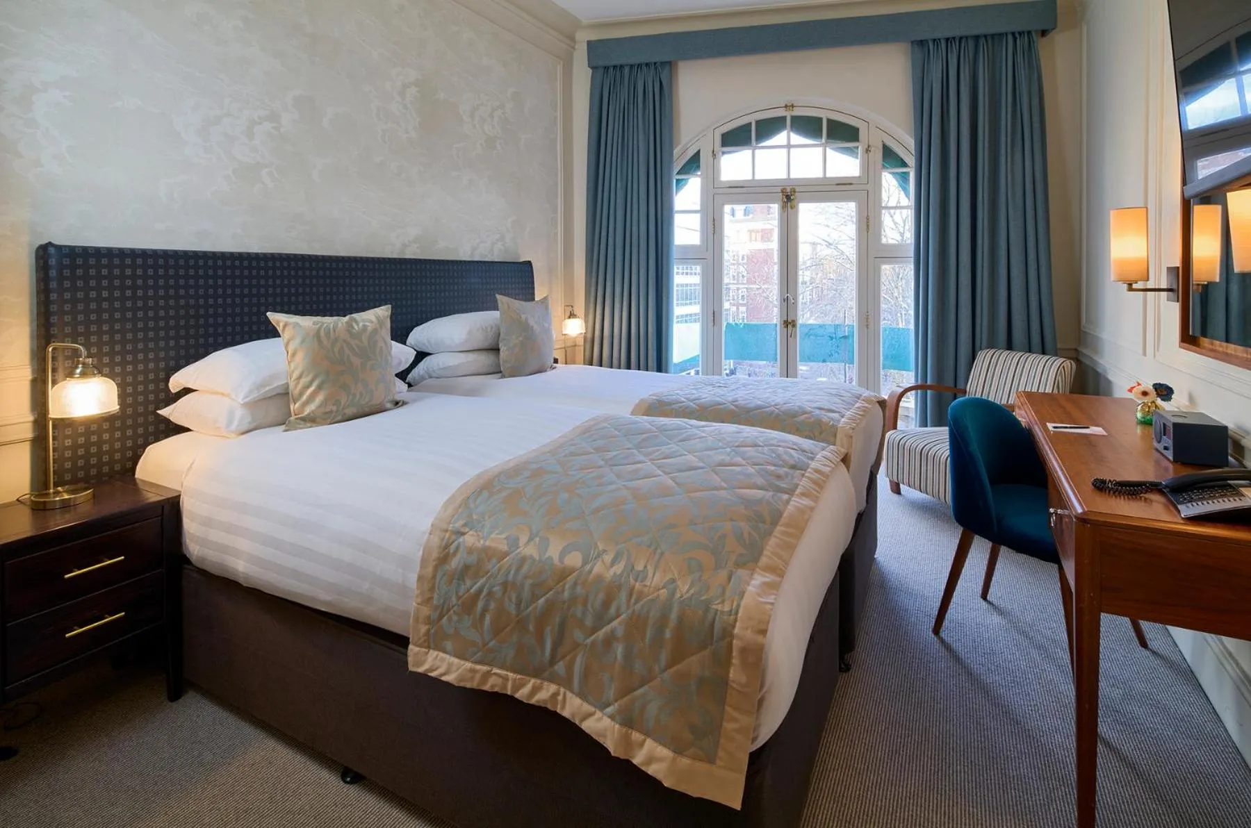 Twin Room in Sloane Square Hotel