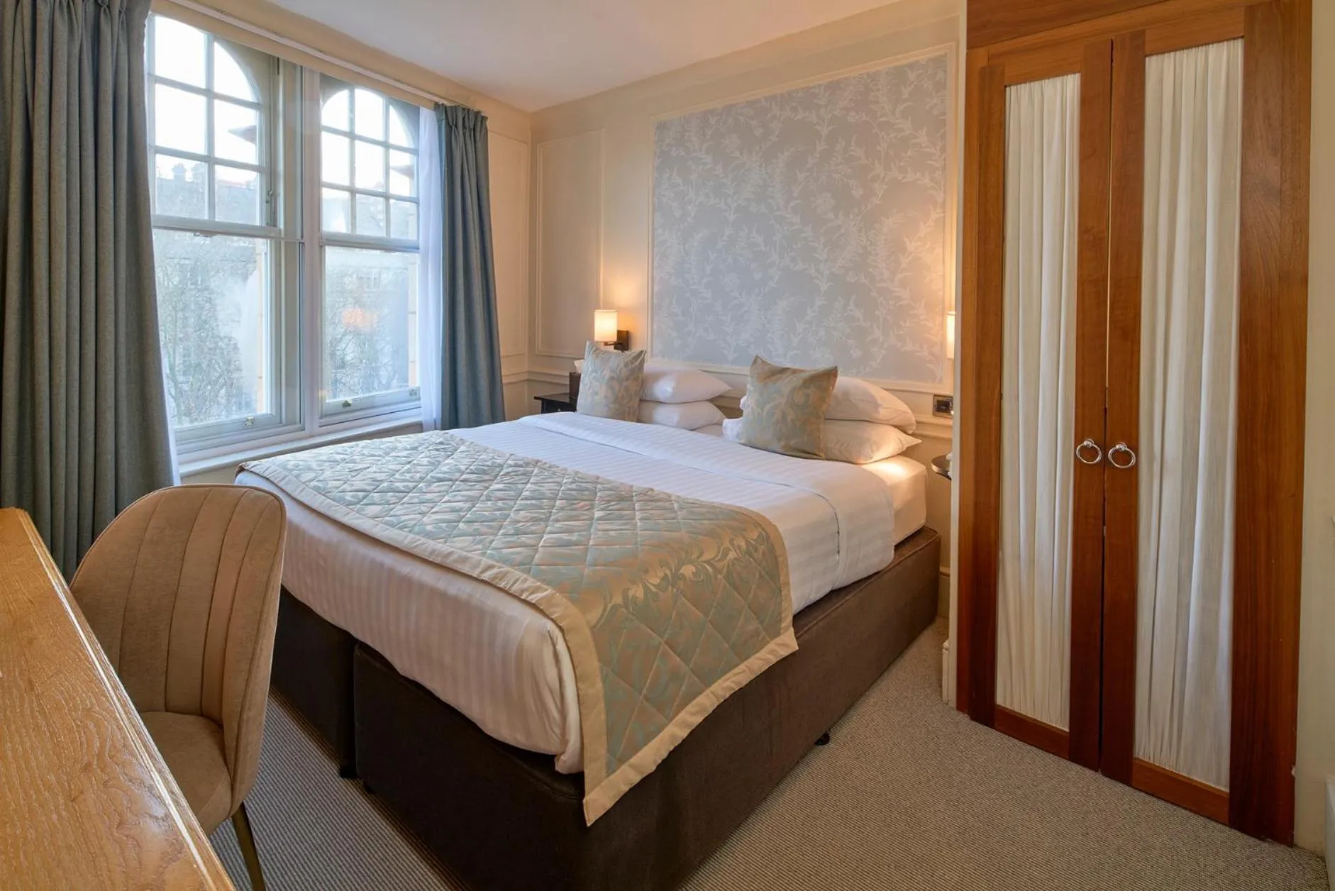Double Room in Sloane Square Hotel