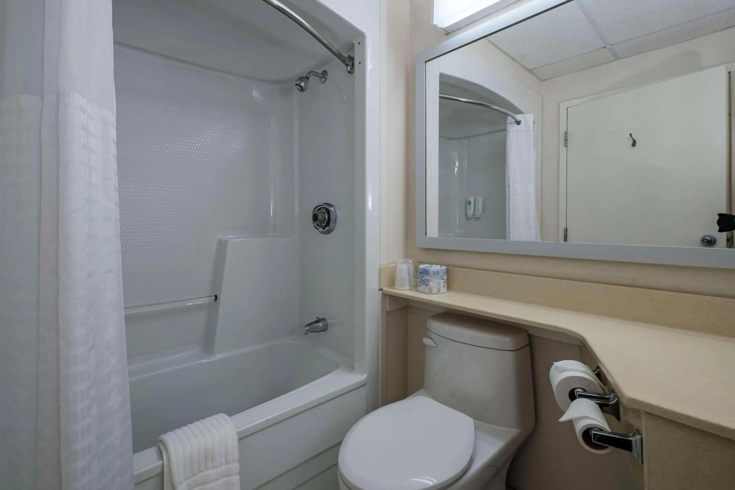 King Room - Ground Floor/Non-Smoking in Comfort Inn - Gander