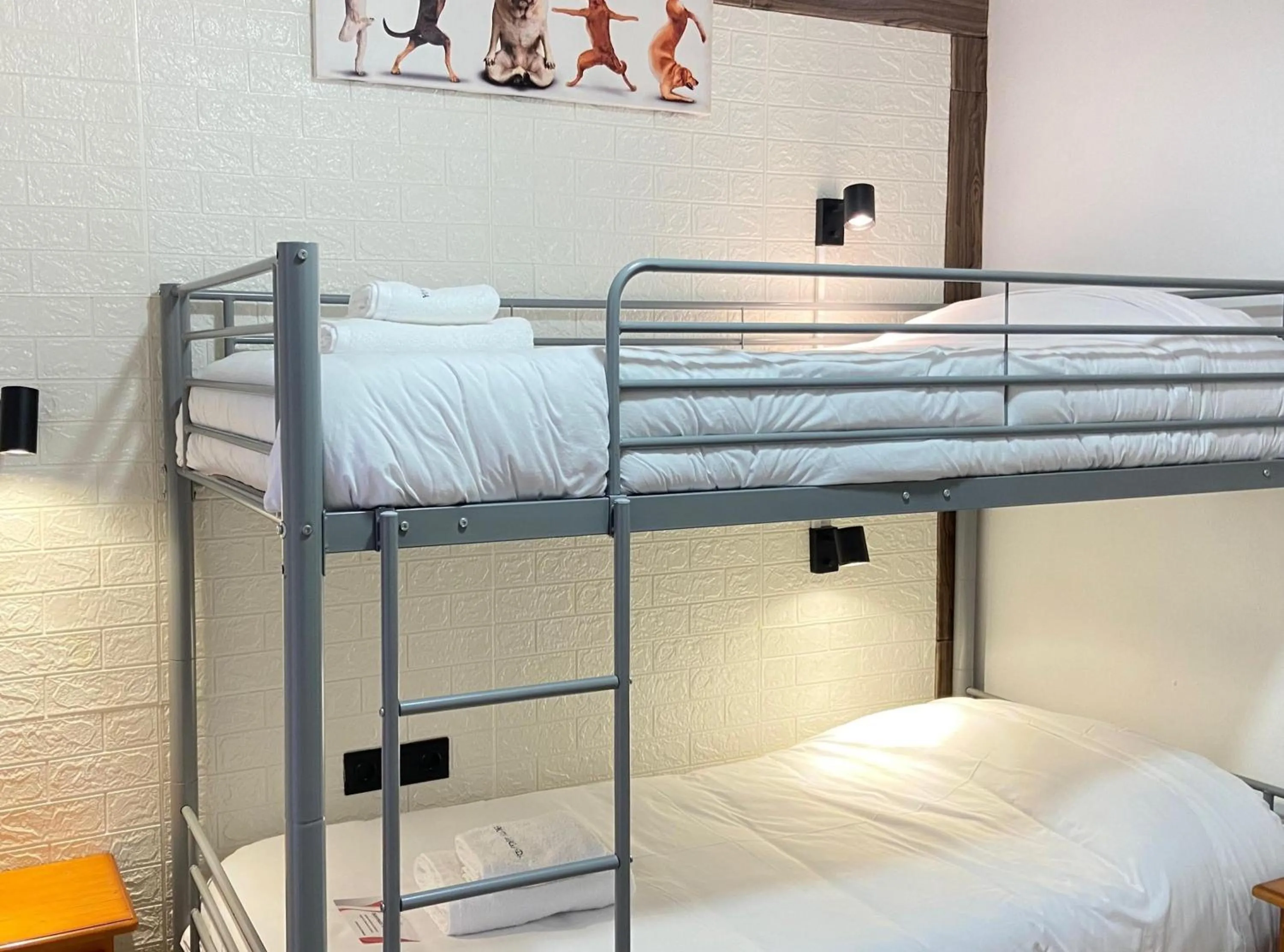 Twin Room with Shared Bathroom in Hotel Arganda