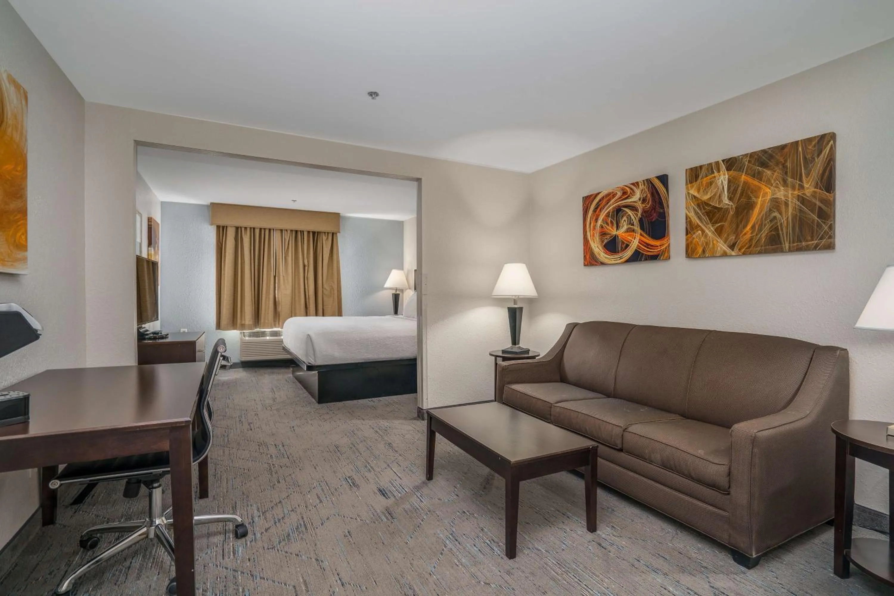 Business King Room with Sofa Bed - Non-Smoking in Best Western Plus Silvercreek Inn