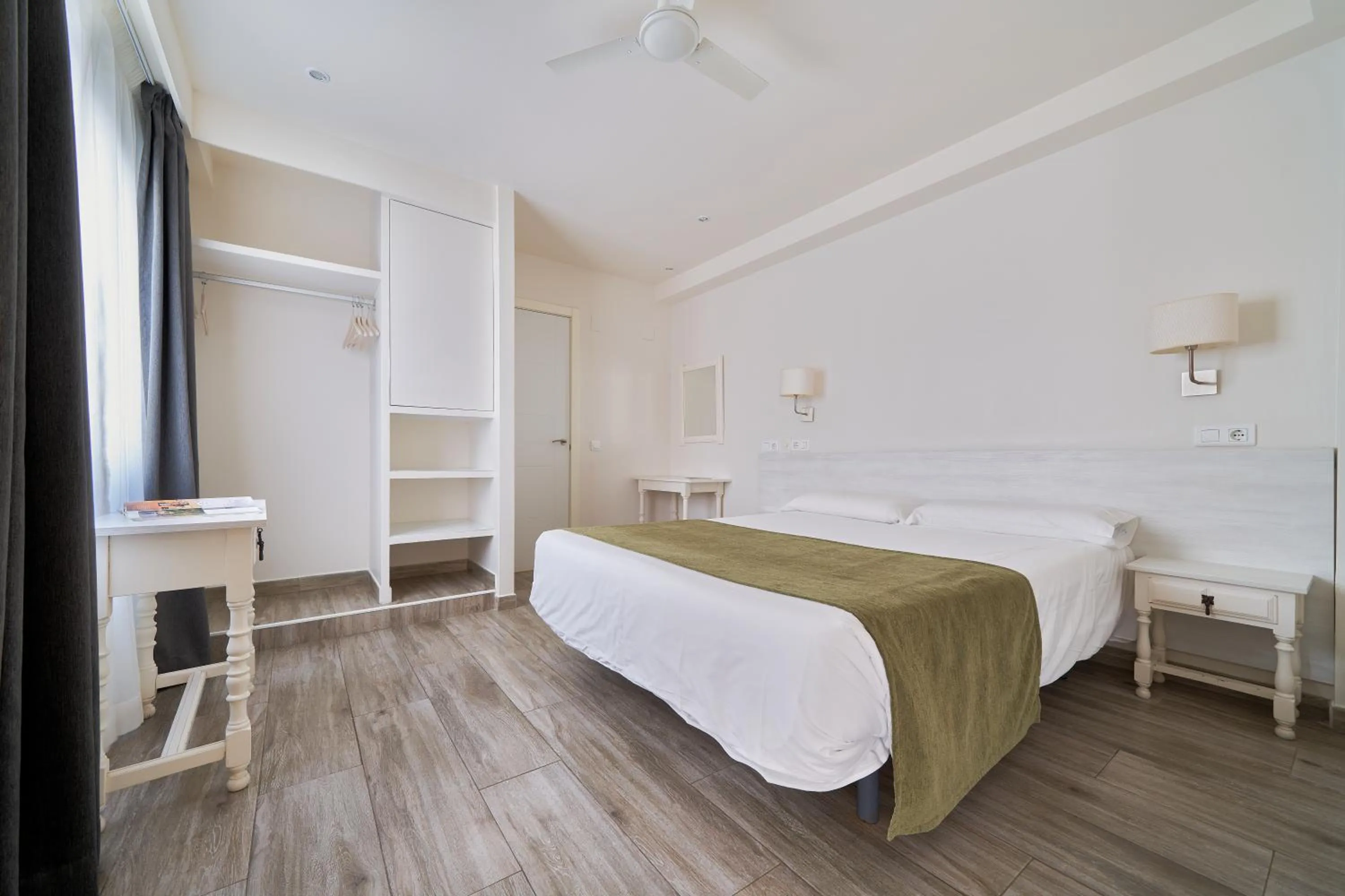 Double Room in Hostal Sol y Miel