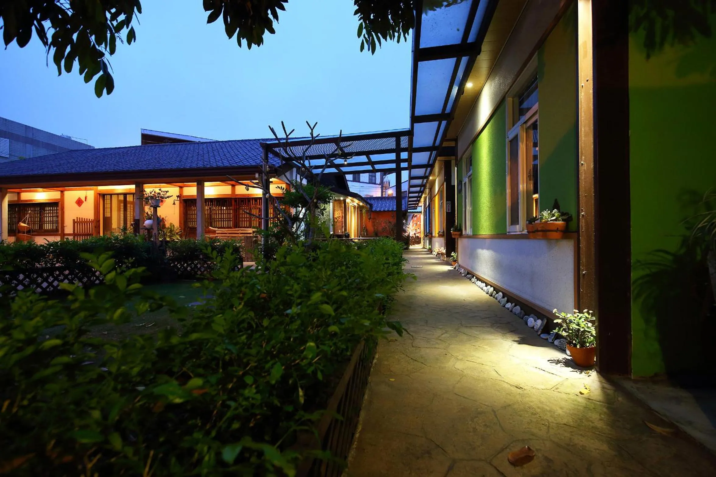 Family Room with Garden View in Jasmine Orange B&B