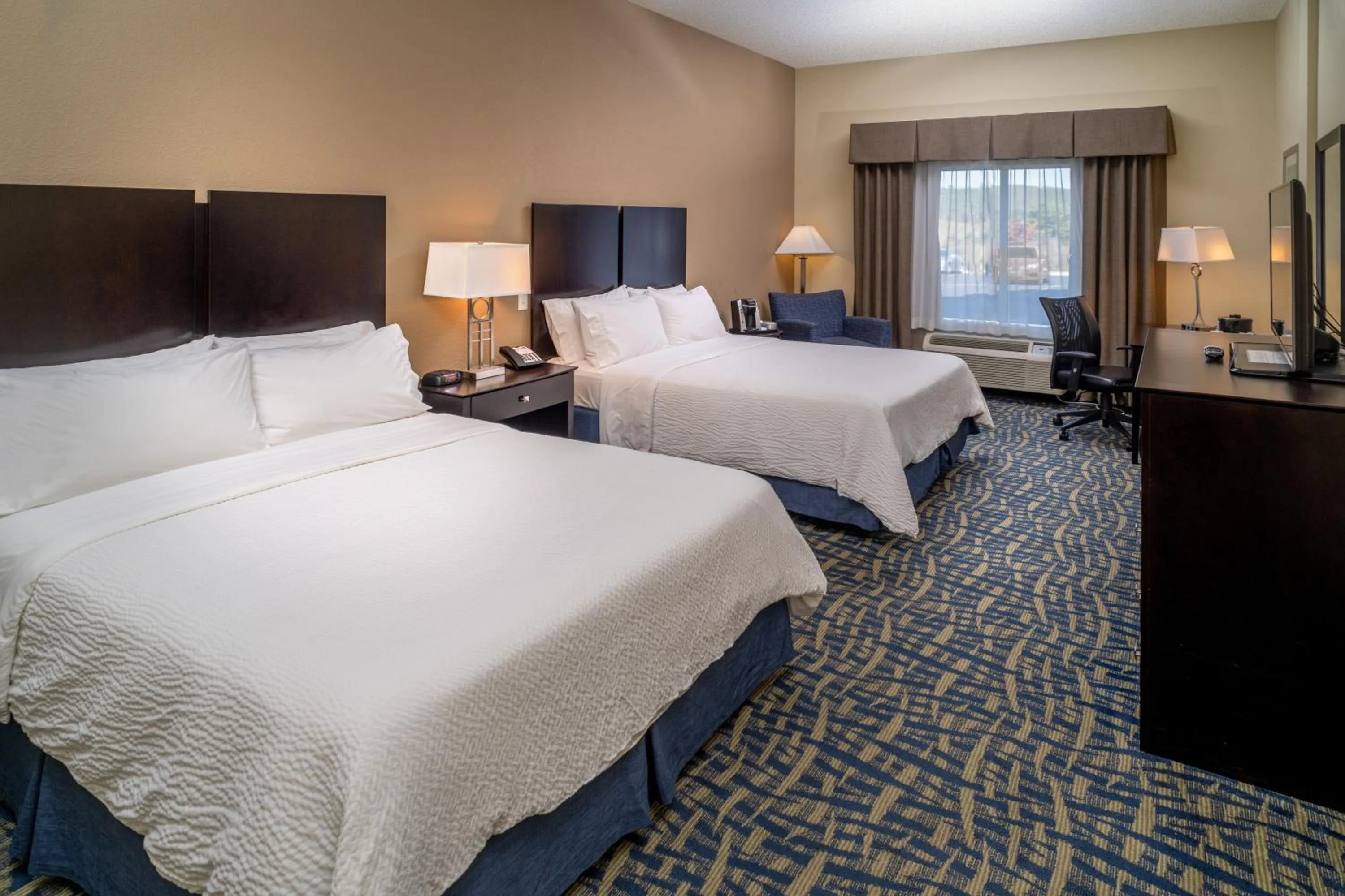 Queen Room with Two Queen Beds - Hearing Accessible/Non-Smoking in Holiday Inn Express & Suites Lebanon by IHG
