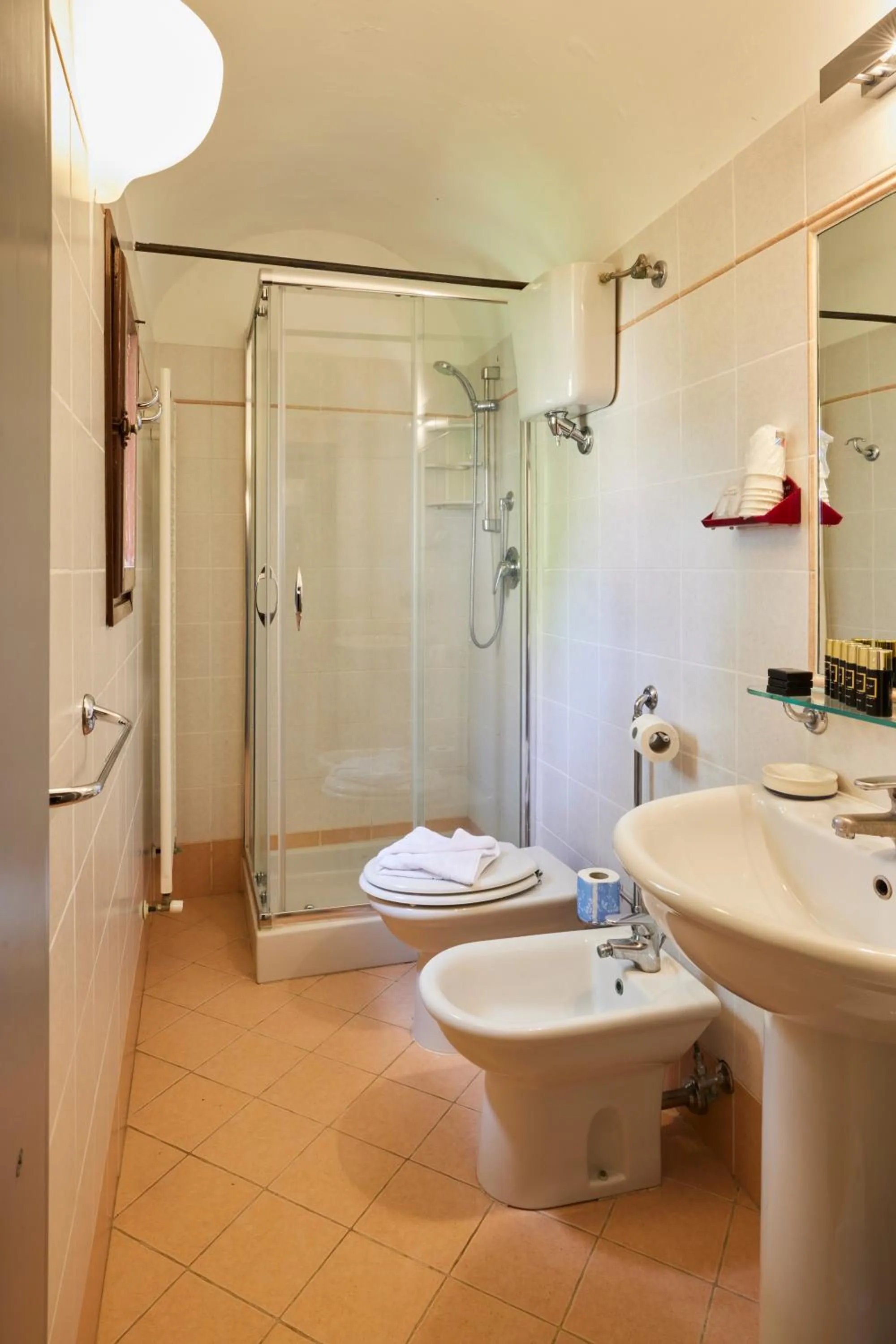 Three-Bedroom Apartment in Certosa di Pontignano Residenza d'Epoca - Place of Charme