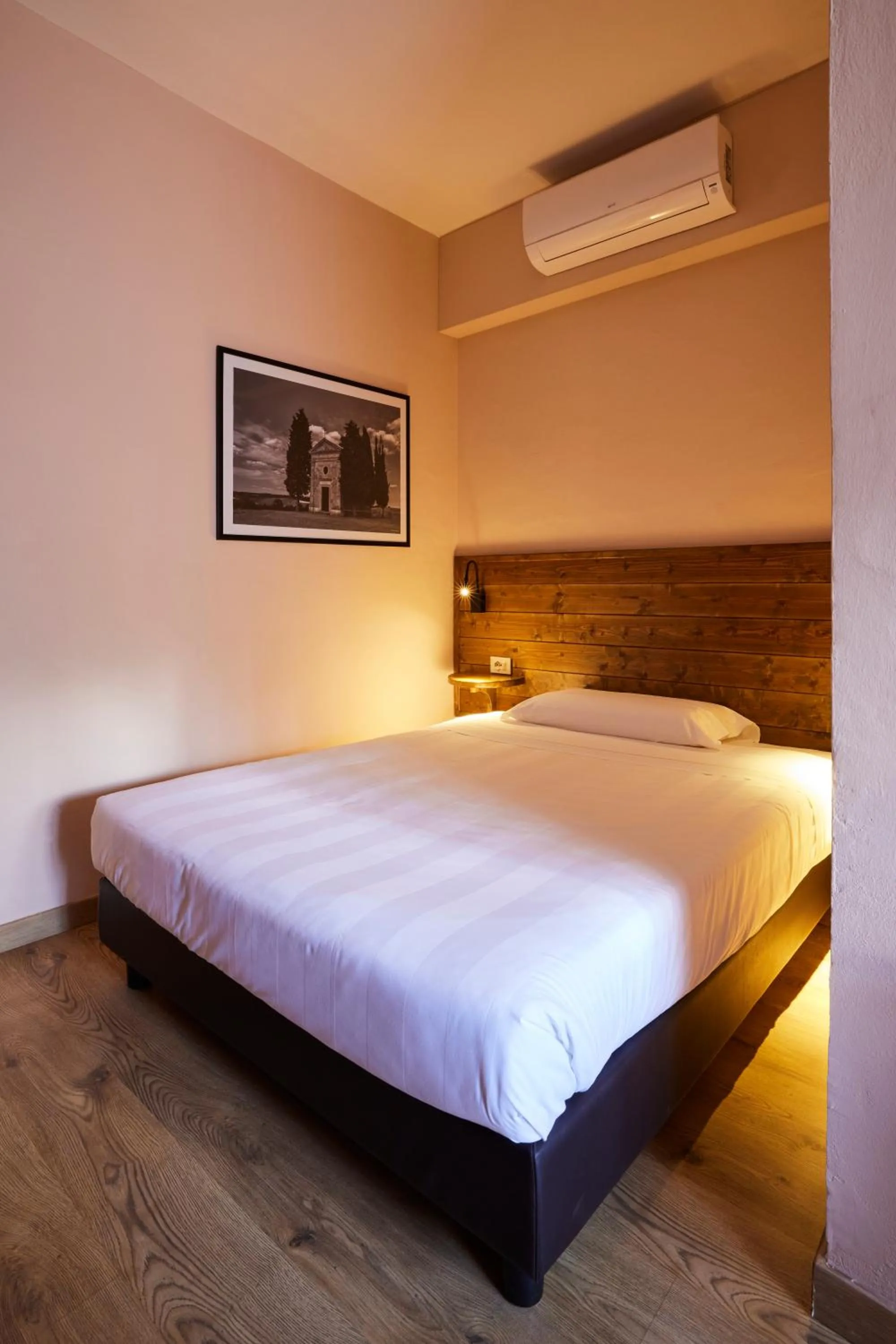 Small Double Room in Certosa di Pontignano Residenza d'Epoca - Place of Charme