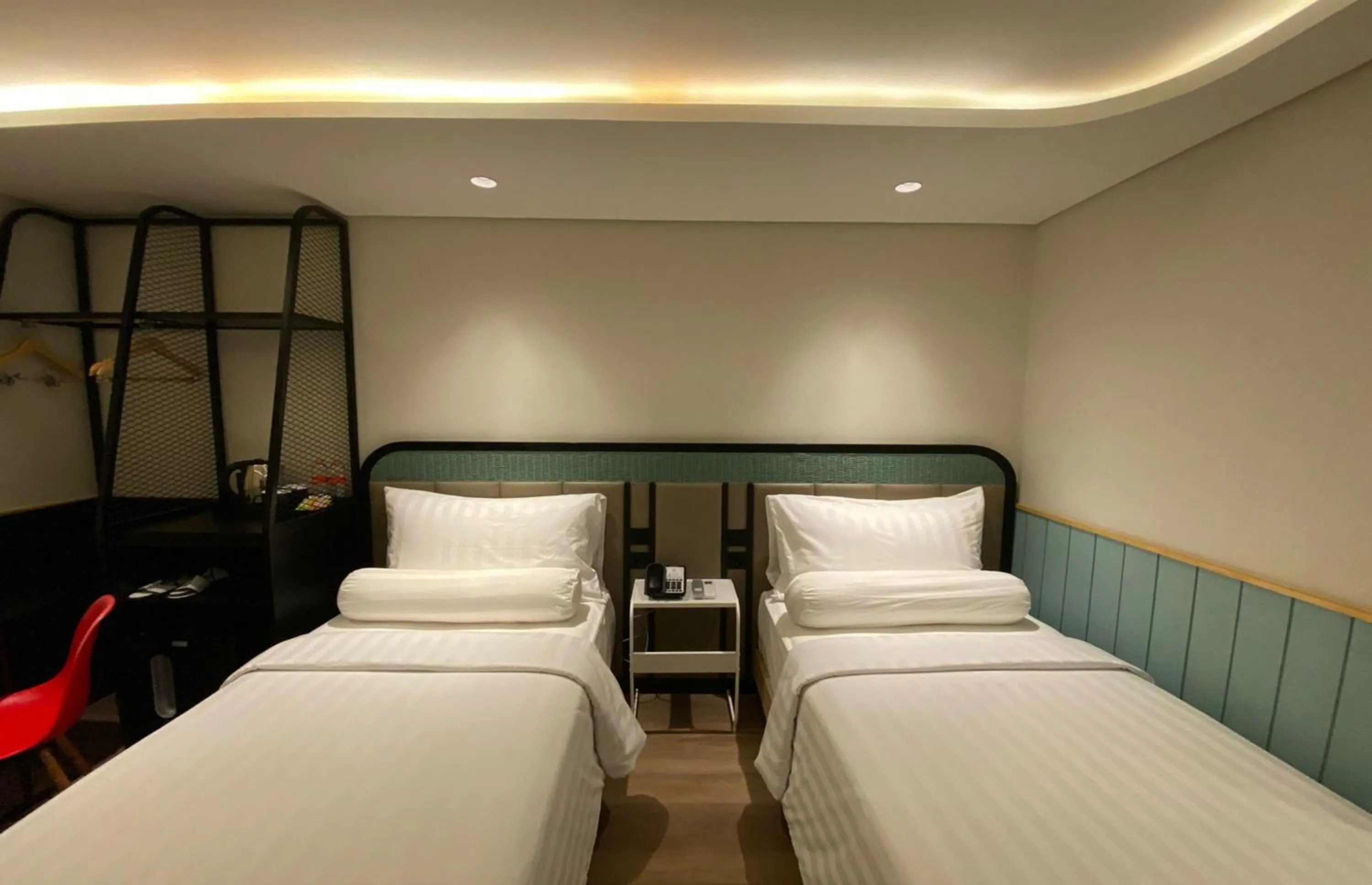 Superior Twin Room in Luxeur Jakarta - Setiabudi