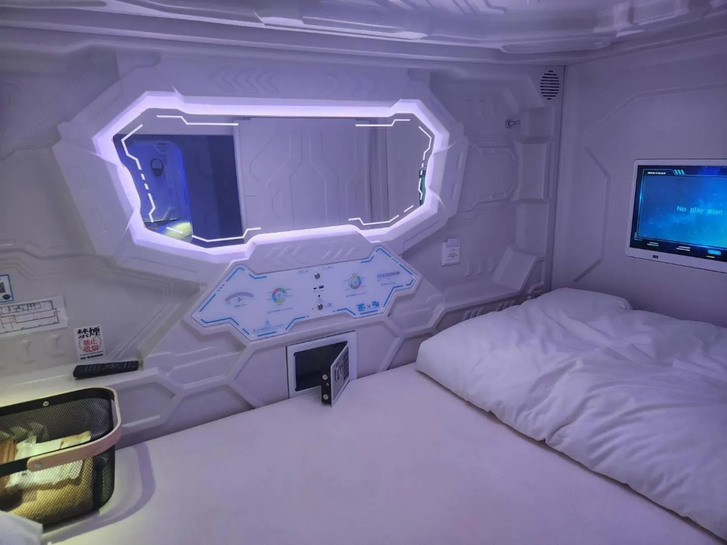 Standard Single Room in Hotel Galaxy Pod