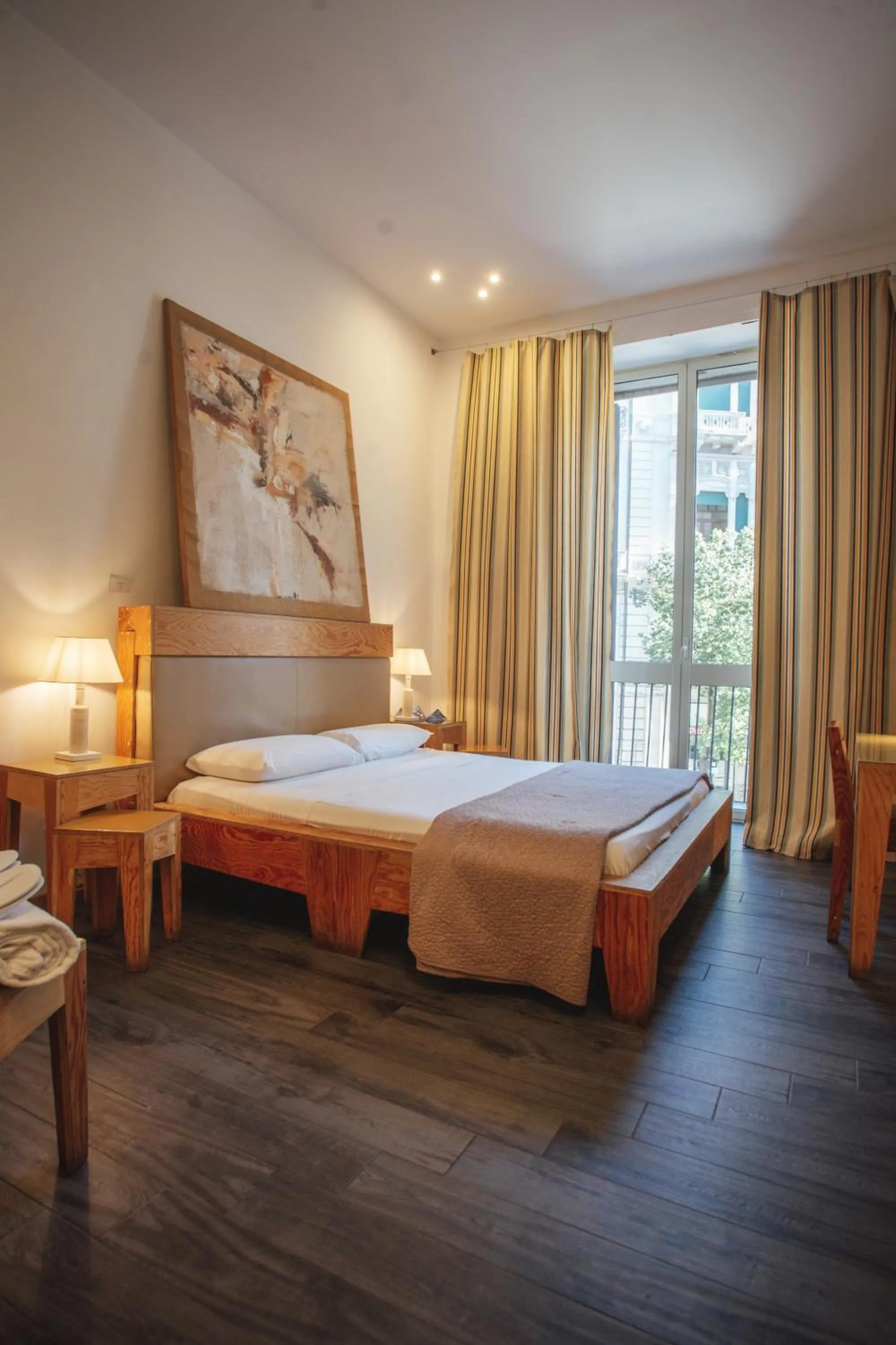 Deluxe Double Room with Bath in AQUAROOMS Suites