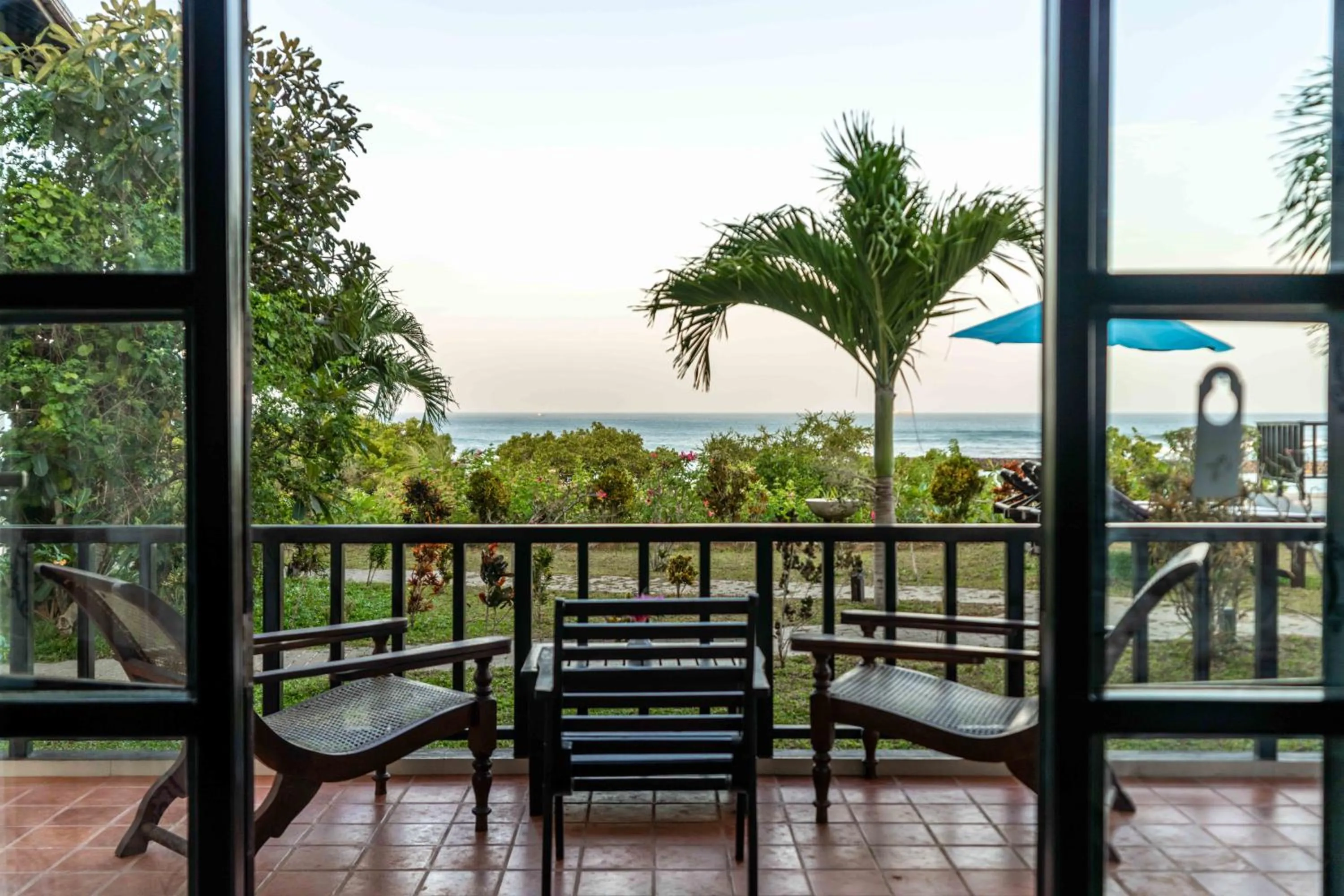 Deluxe Twin Room with Balcony and Sea View - single occupancy in Ananthaya Beach