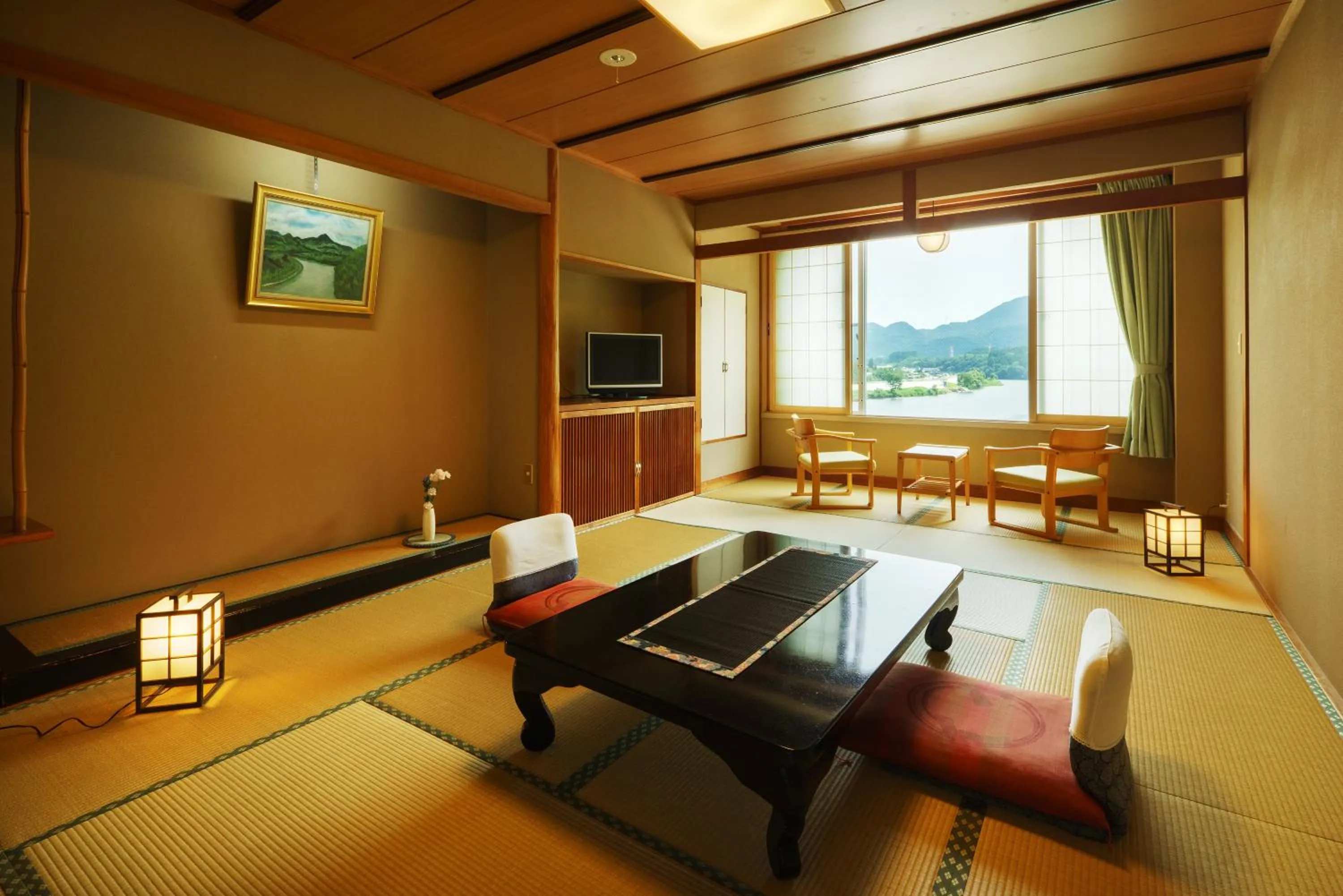 Japanese-Style Room with Shared Bathroom in Satorikan