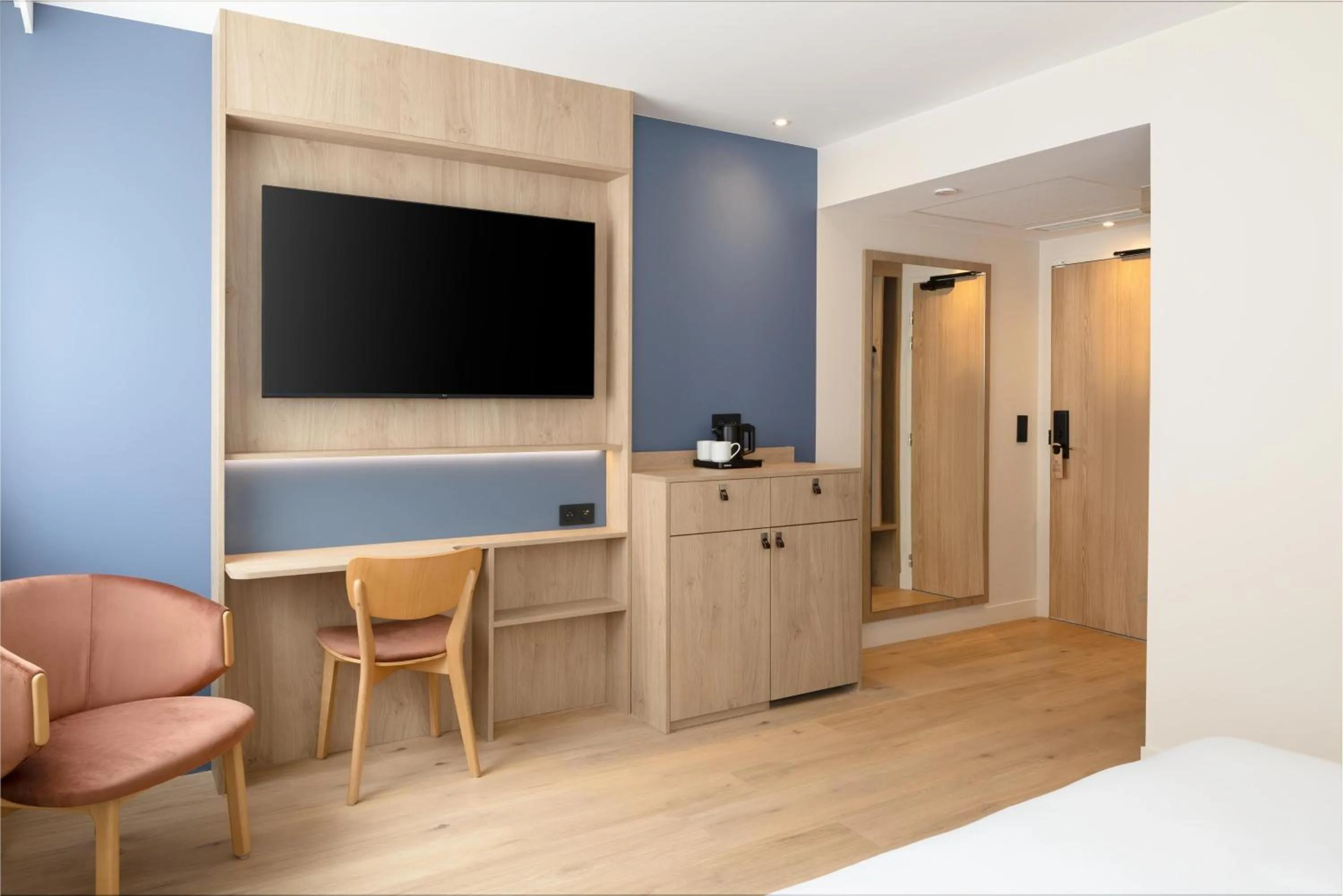 King Room in Hampton By Hilton Paris Charles De Gaulle Airport