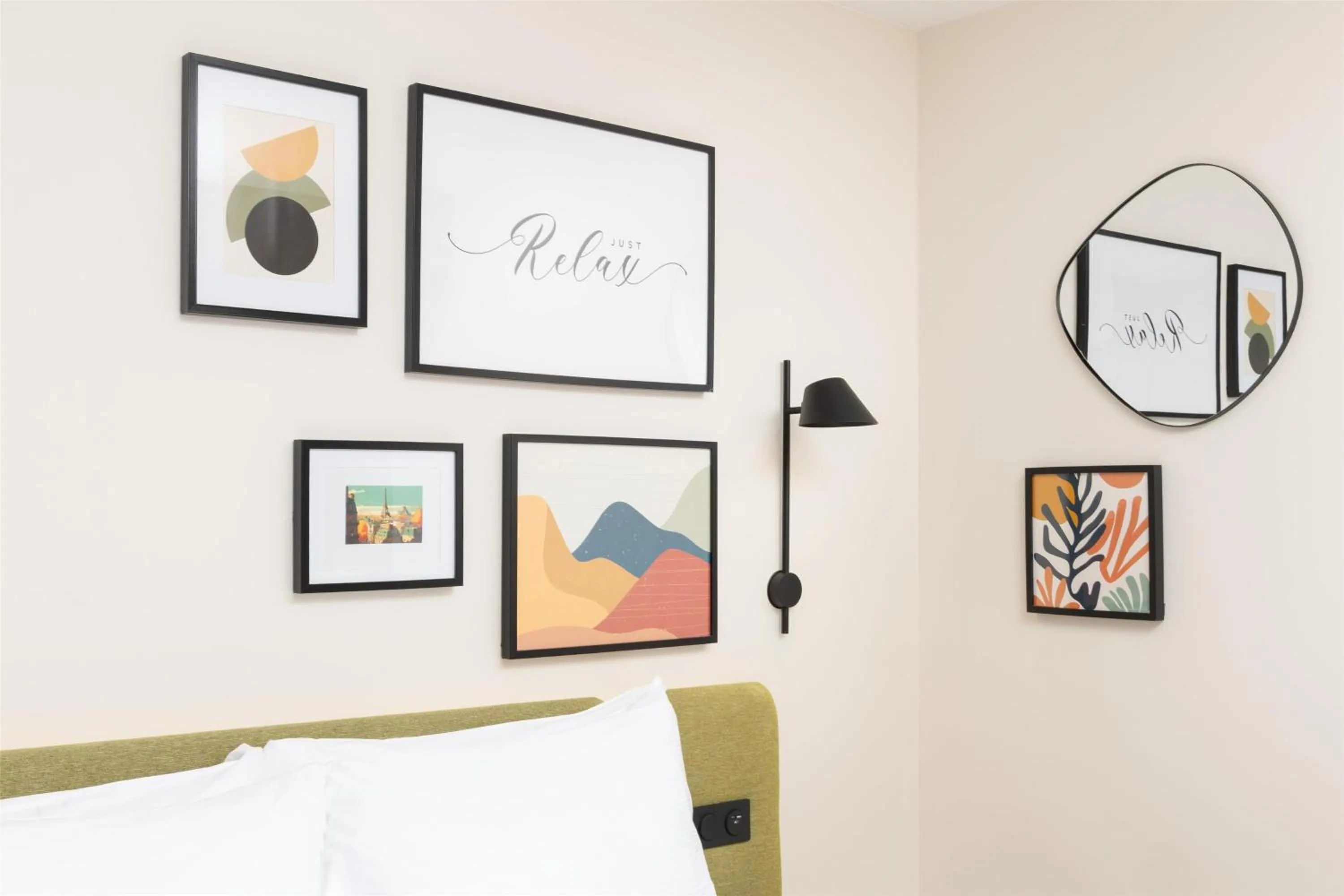 Queen Room with Sofa Bed in Hampton By Hilton Paris Charles De Gaulle Airport