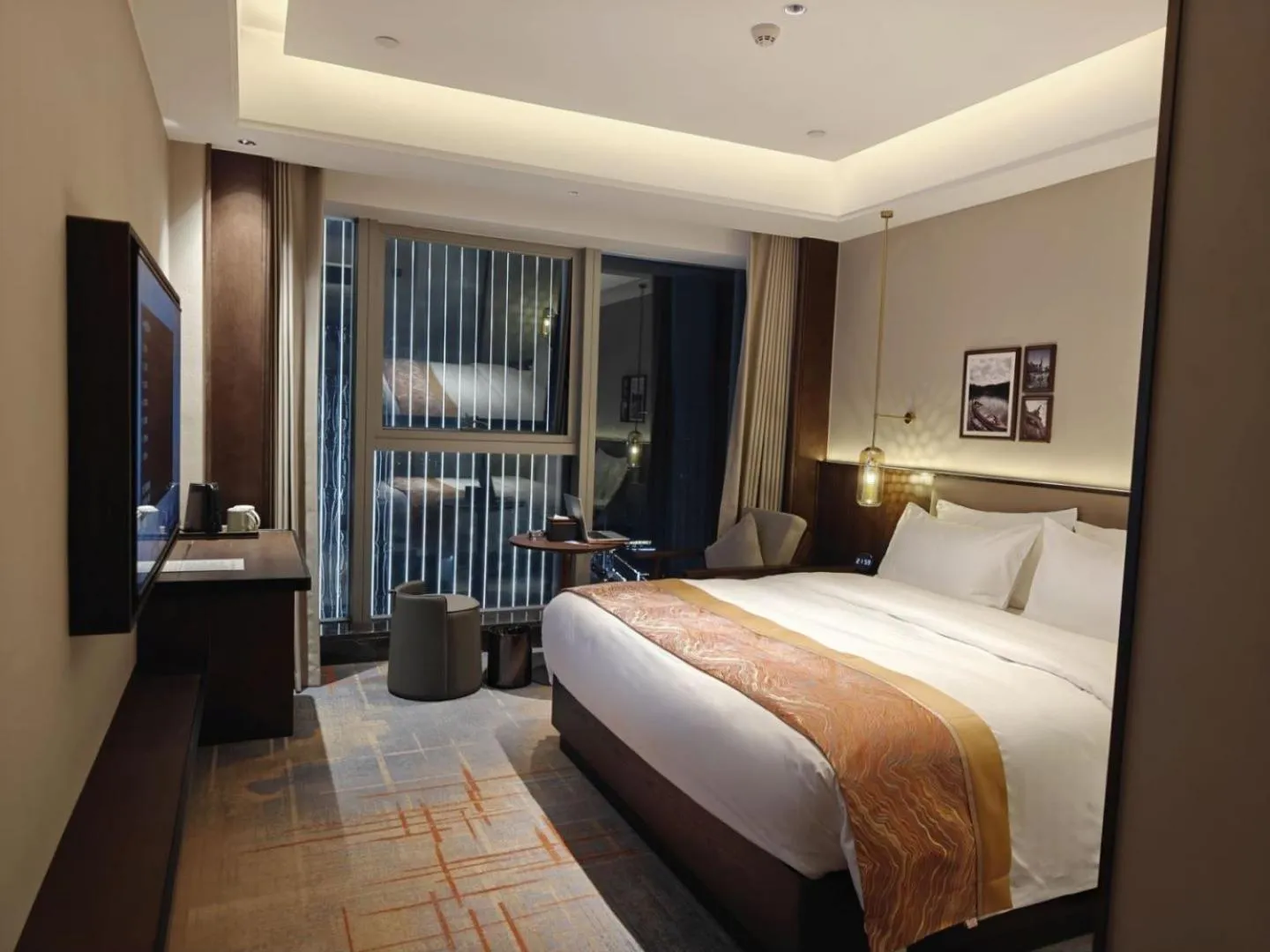 Deluxe King Room with River View - Non-Smoking in Hawthorn by Wyndham Changsha Furong