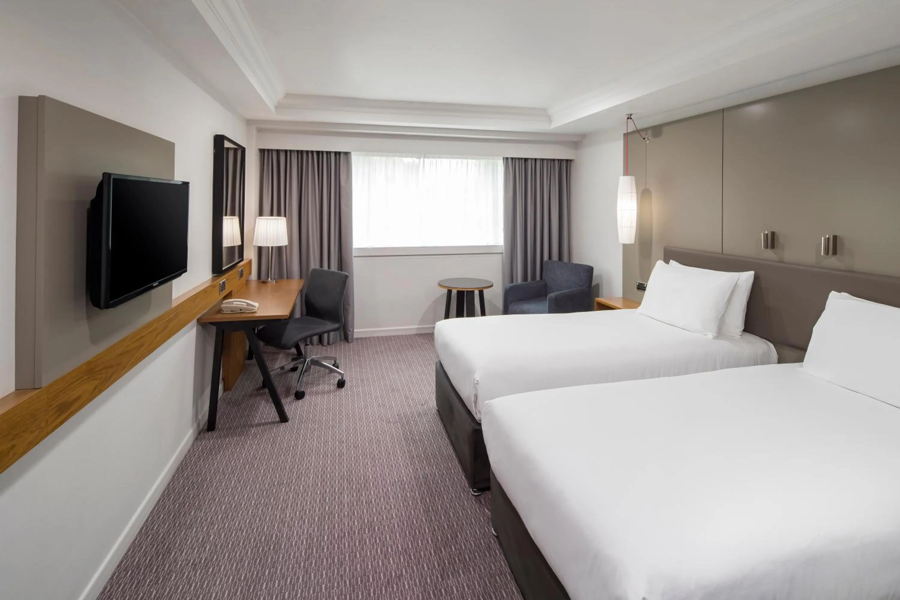Premium Twin Room in Crowne Plaza Nottingham by IHG
