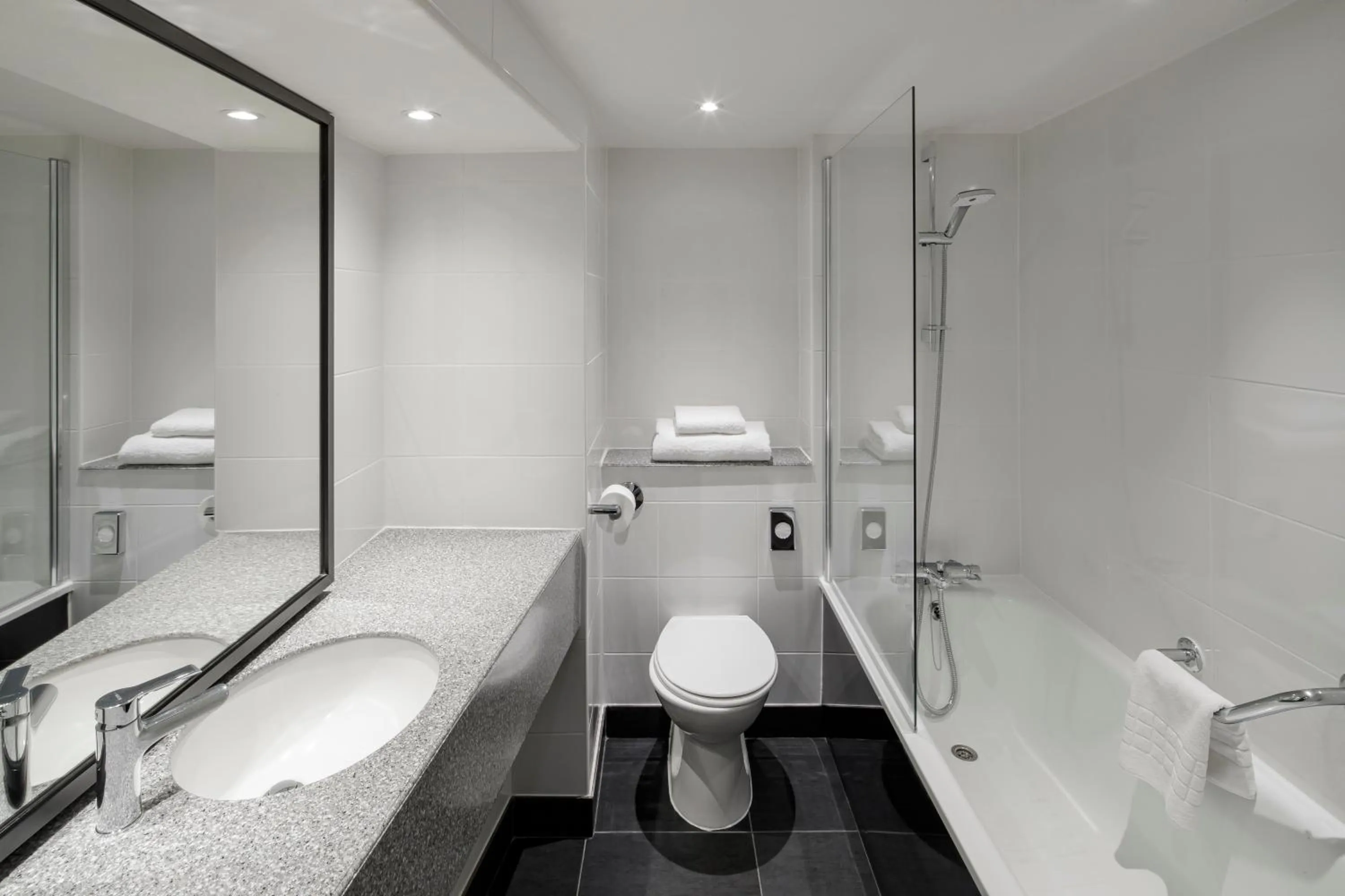 Super King Bed Premium With Sofa Bed in Crowne Plaza Nottingham by IHG