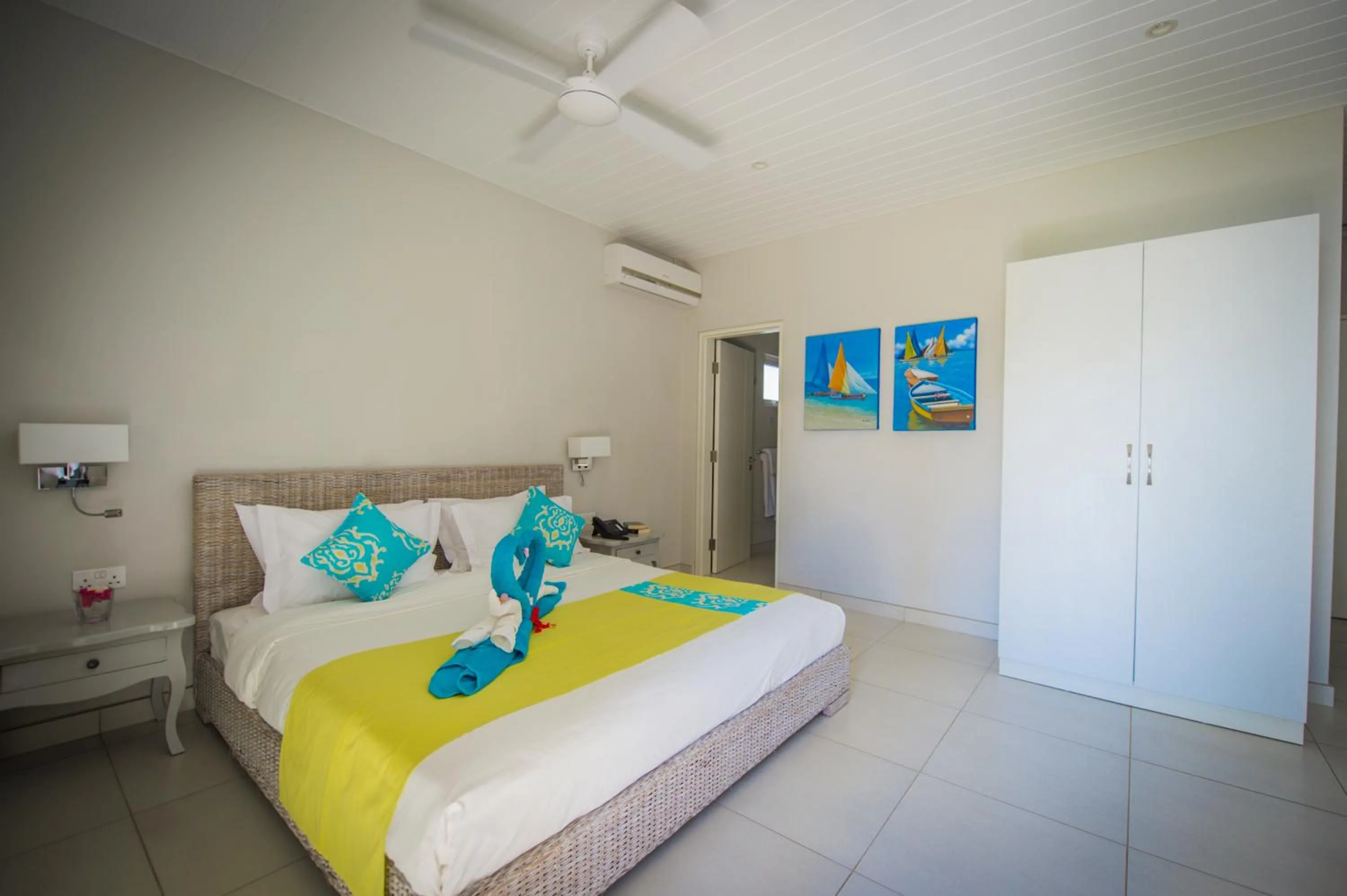 Beachfront Studio in Voile Bleue Boutique Hotel