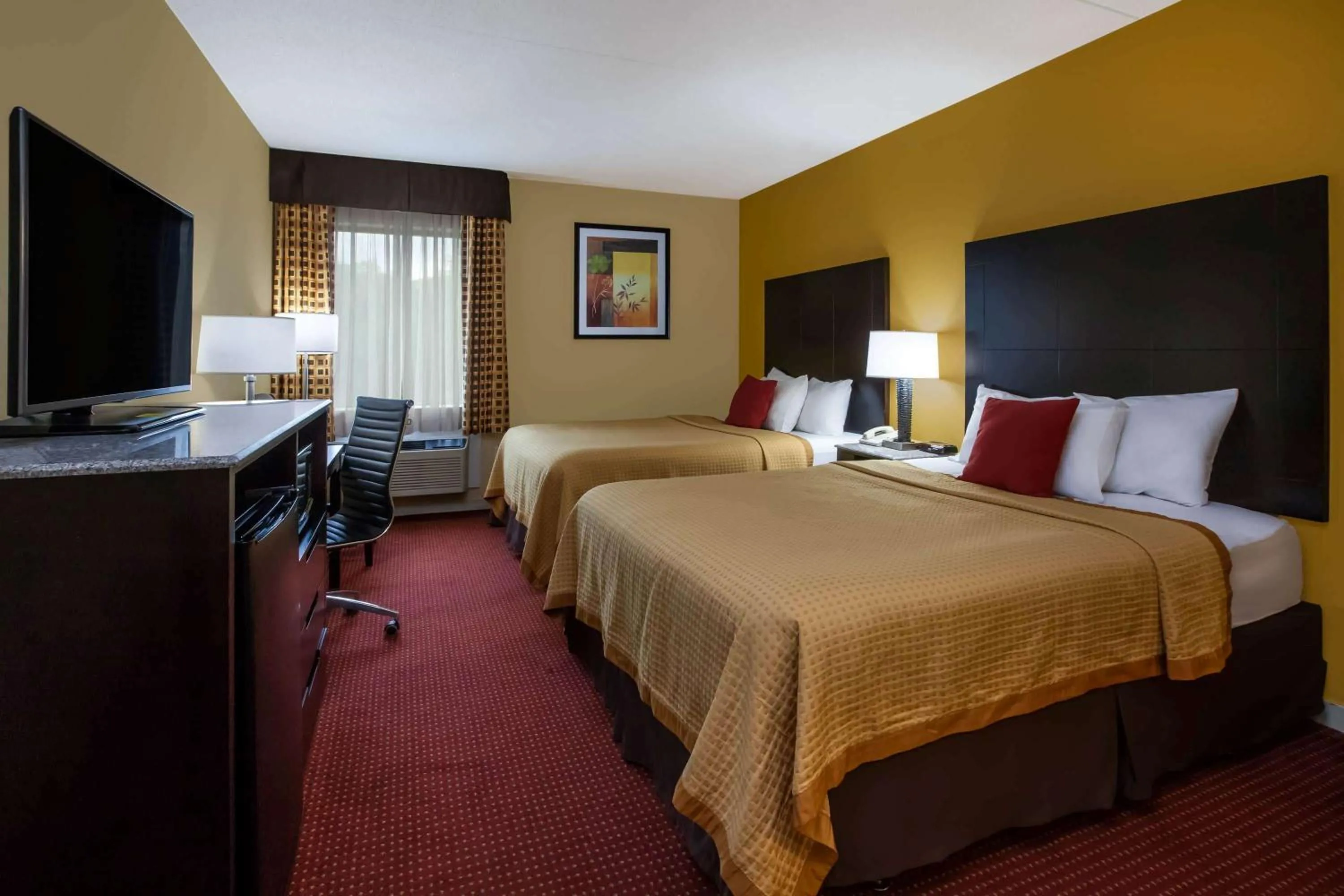 Queen Room with Two Queen Beds - Non-Smoking in Days Inn by Wyndham Donegal