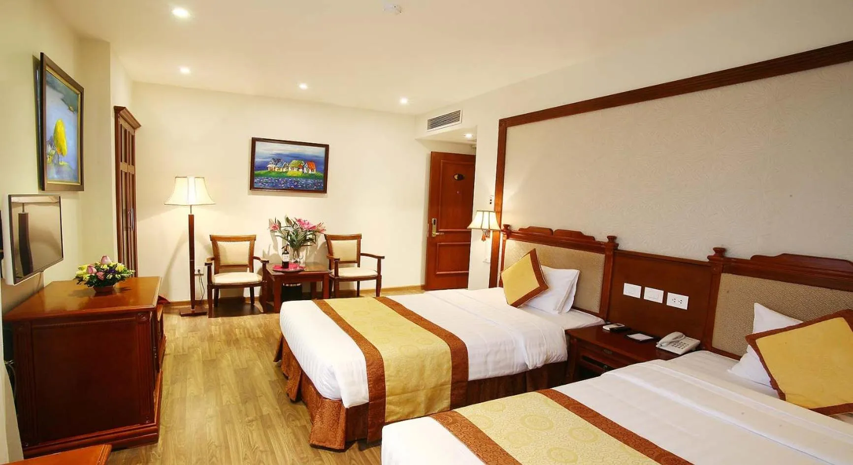Deluxe Double or Twin Room with City View in Western Hanoi Hotel