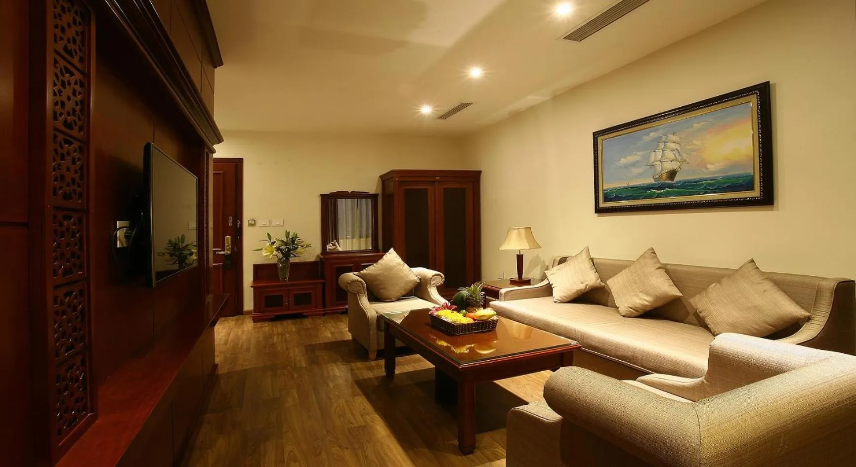 Suite with City View in Western Hanoi Hotel