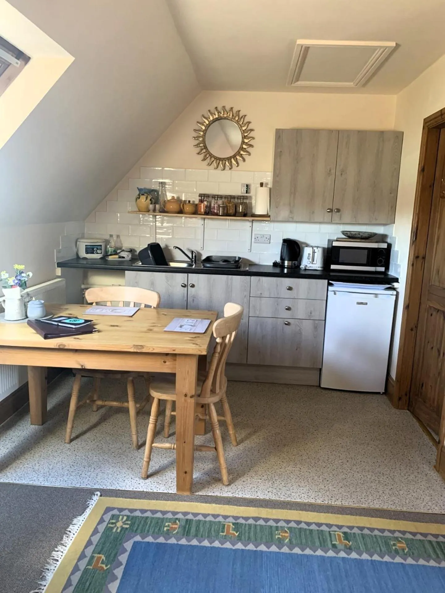 Deluxe Apartment in Robeanne House Holiday Accommodation