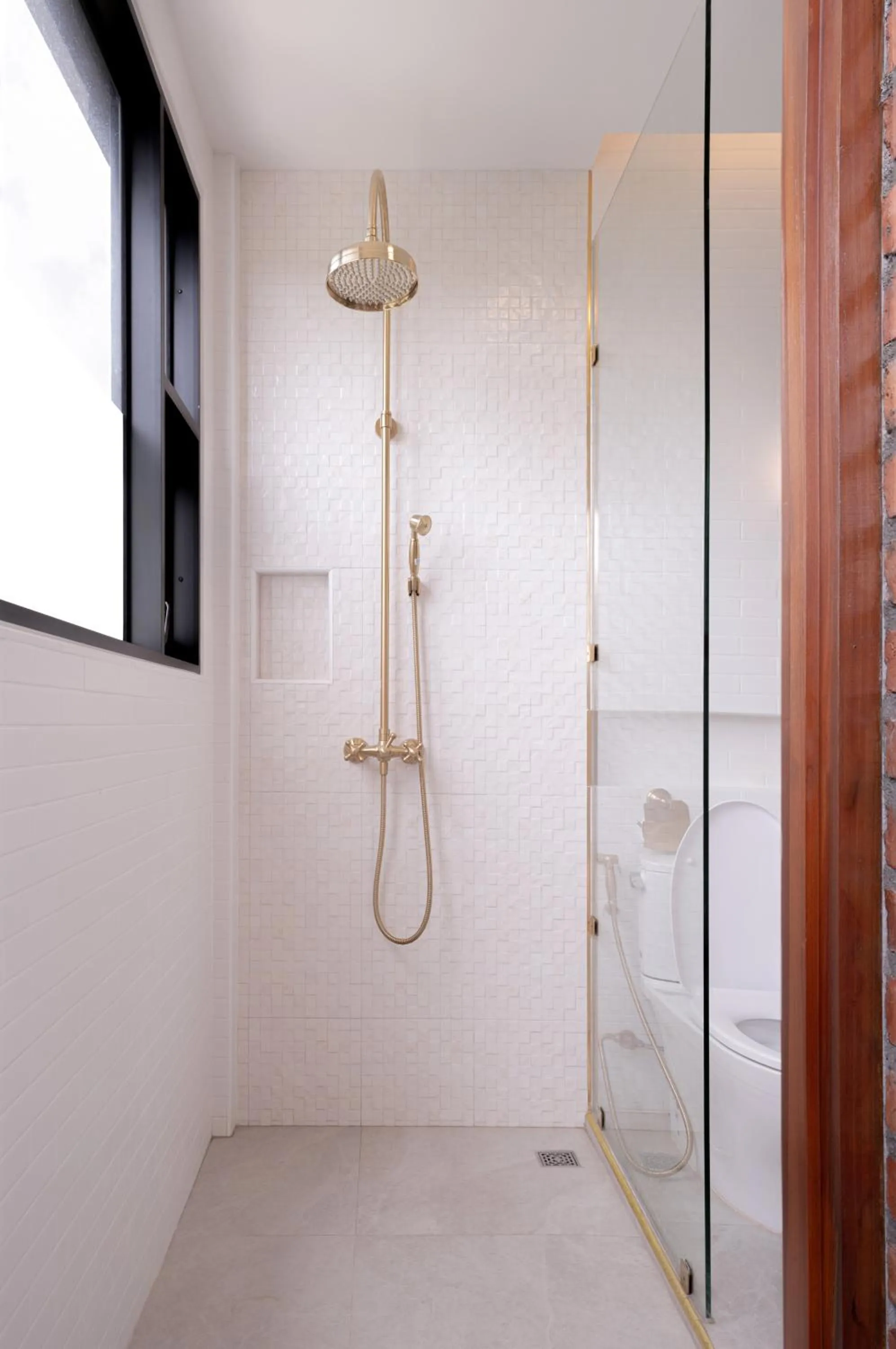 Deluxe King Room in The Willoughby Maerim Hotel