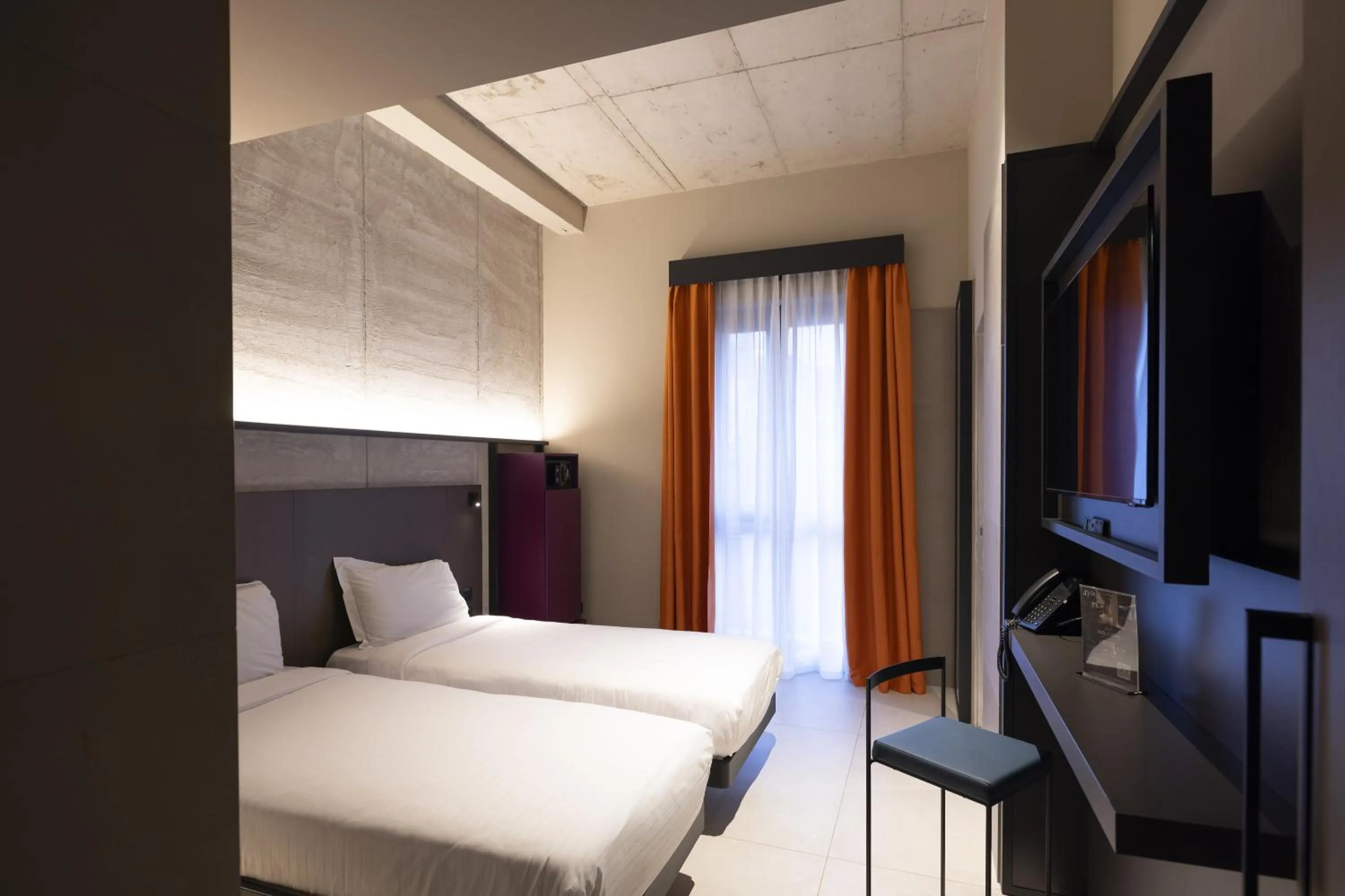 Twin Room in Joy 124 Hotel Milano