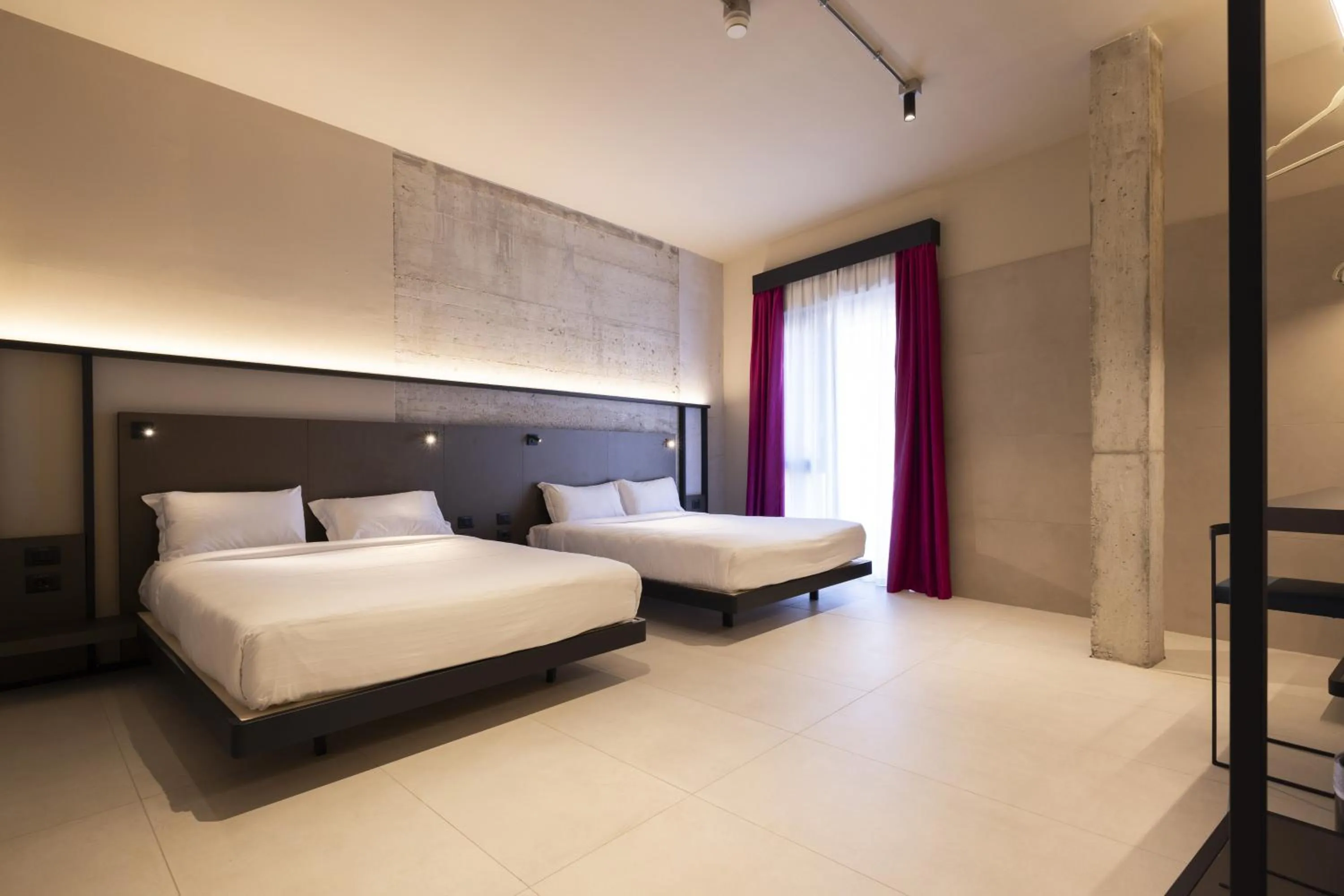 Quadruple Room with Balcony in Joy 124 Hotel Milano