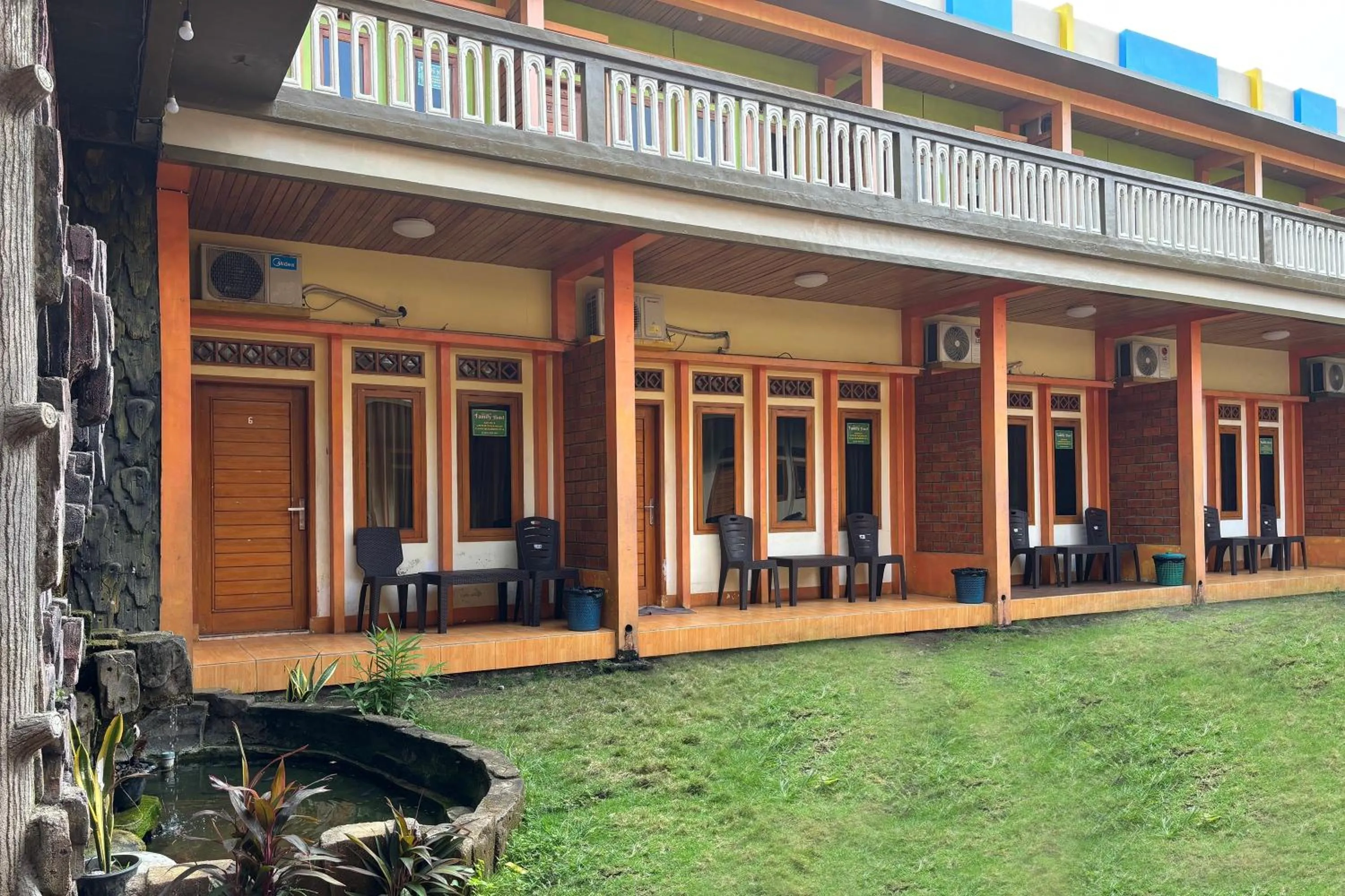 Family 24 Hotel near Pantai Cipatujah