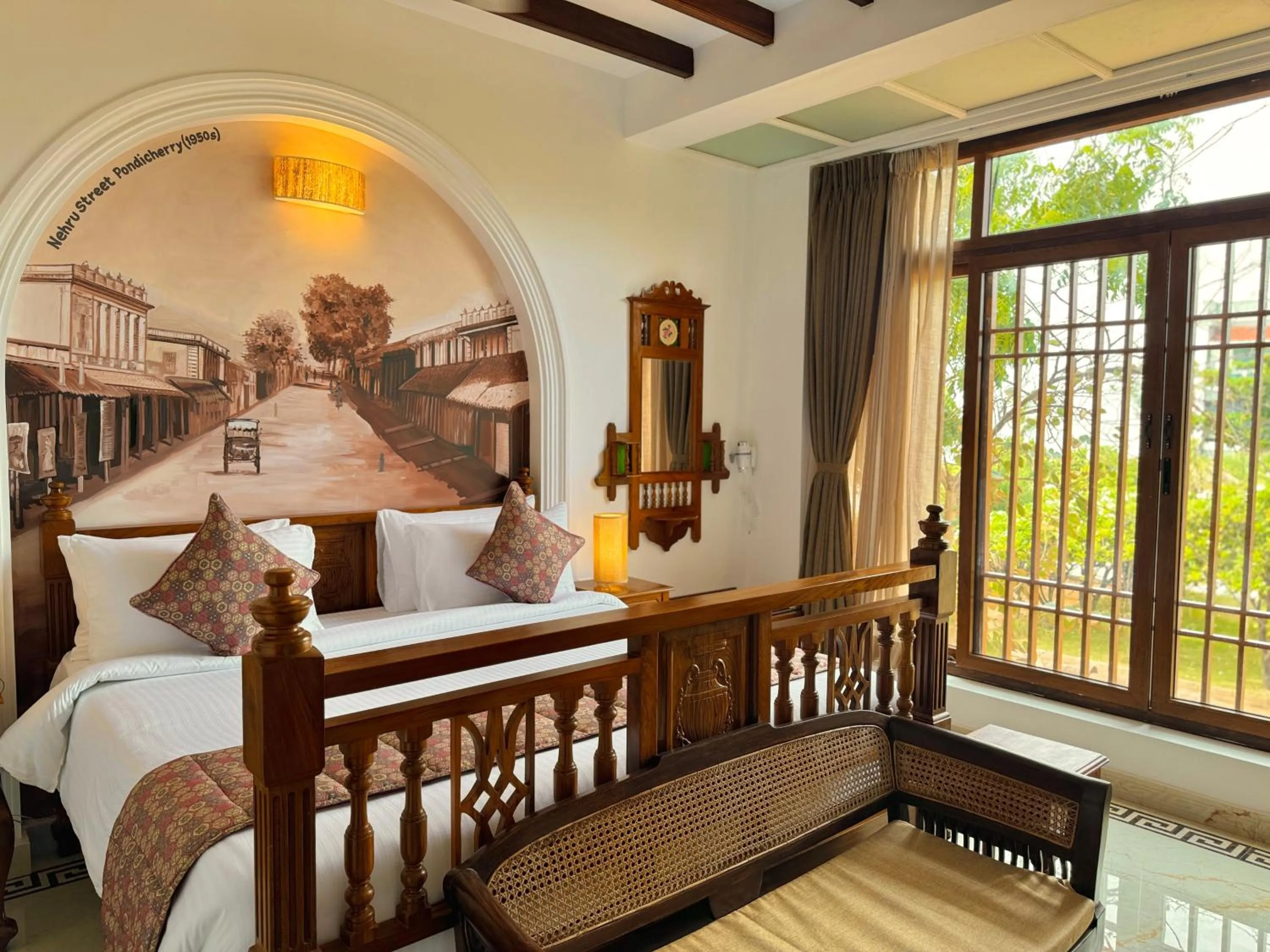 Deluxe Double Room with Garden View in La Plage Seaview Suites