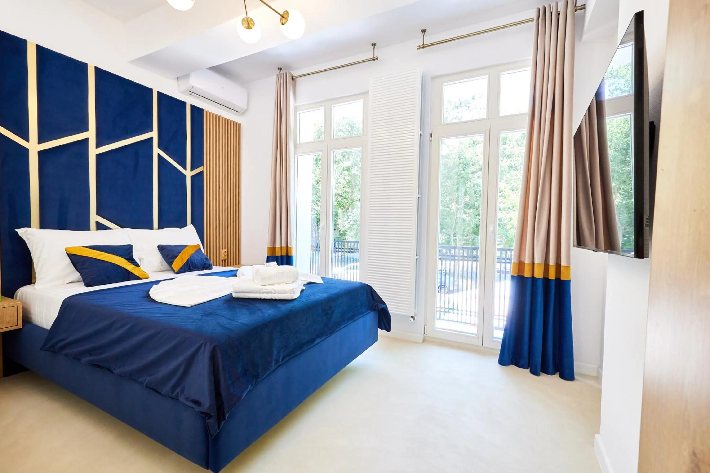 Double Room with Balcony - single occupancy in Carol Park View