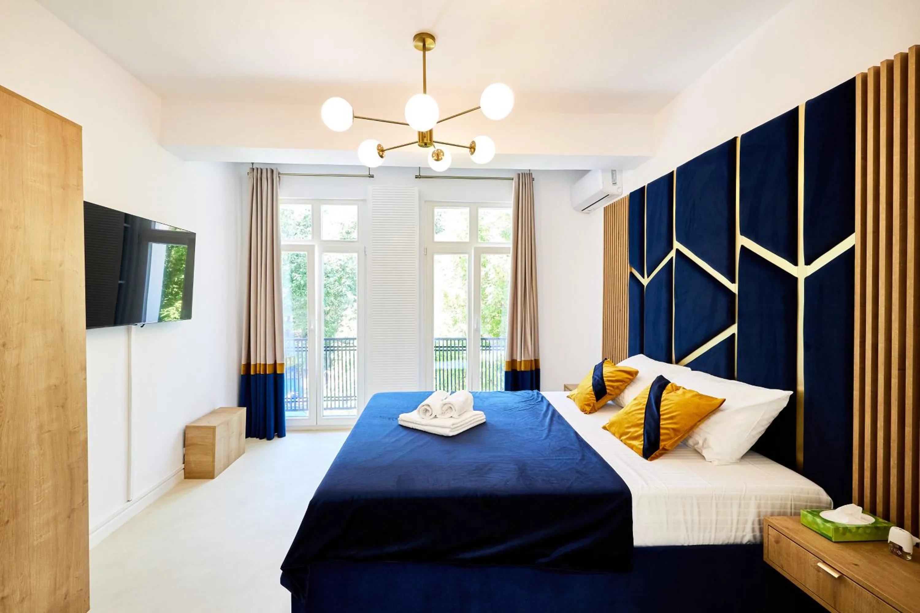 Suite with Balcony in Carol Park View