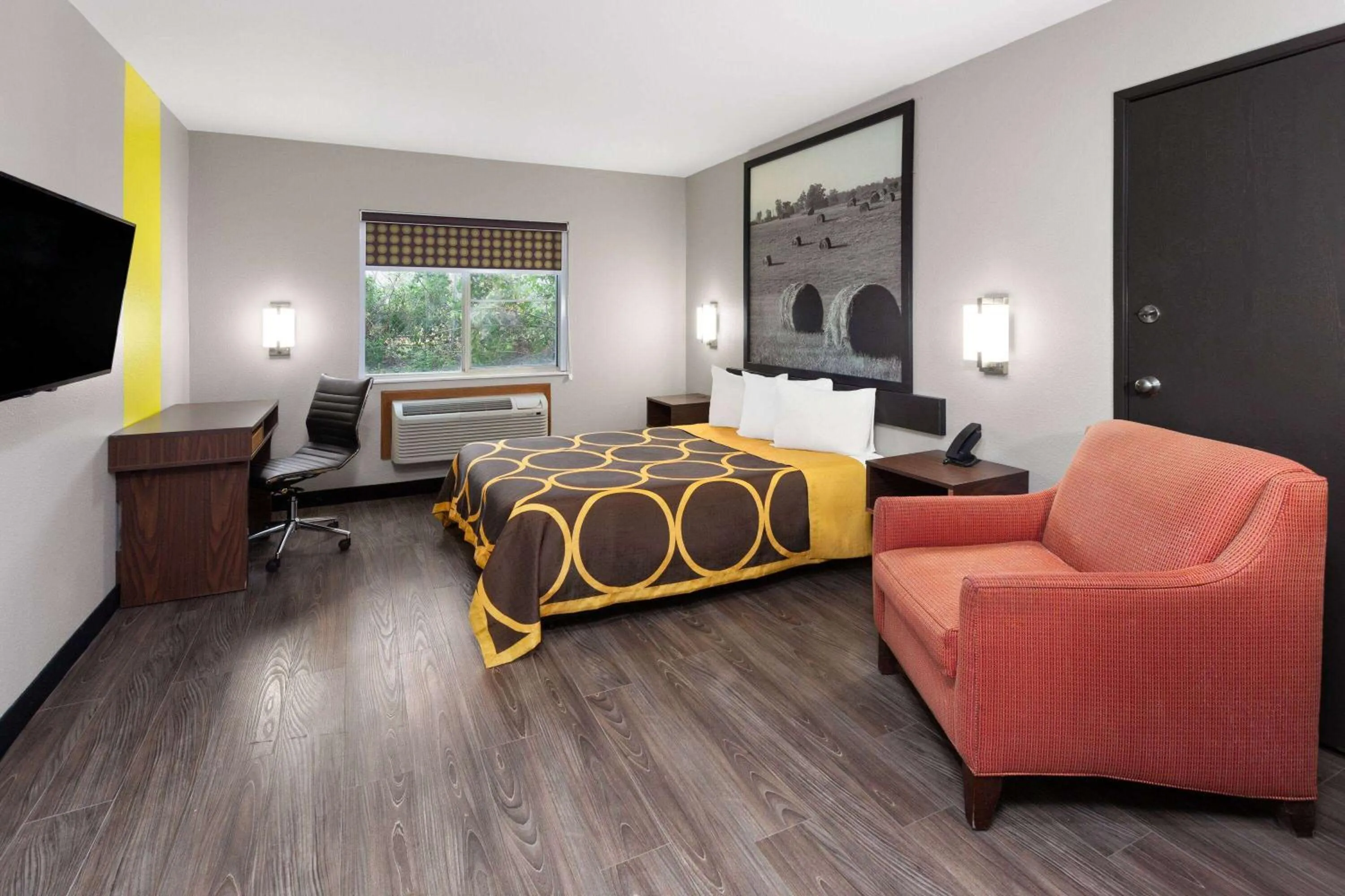 Queen Room - Disability Access - Non-Smoking in Super 8 by Wyndham Olney