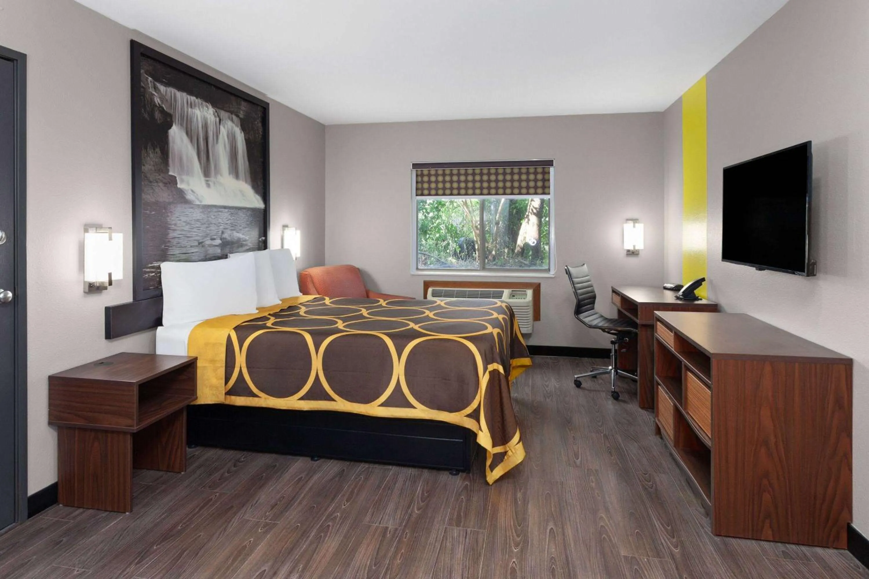 Queen Room - Non-Smoking in Super 8 by Wyndham Olney